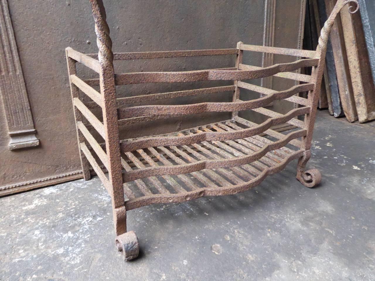 Dutch Art Nouveau Fire Grate - Fireplace Basket In Good Condition In Amerongen, NL