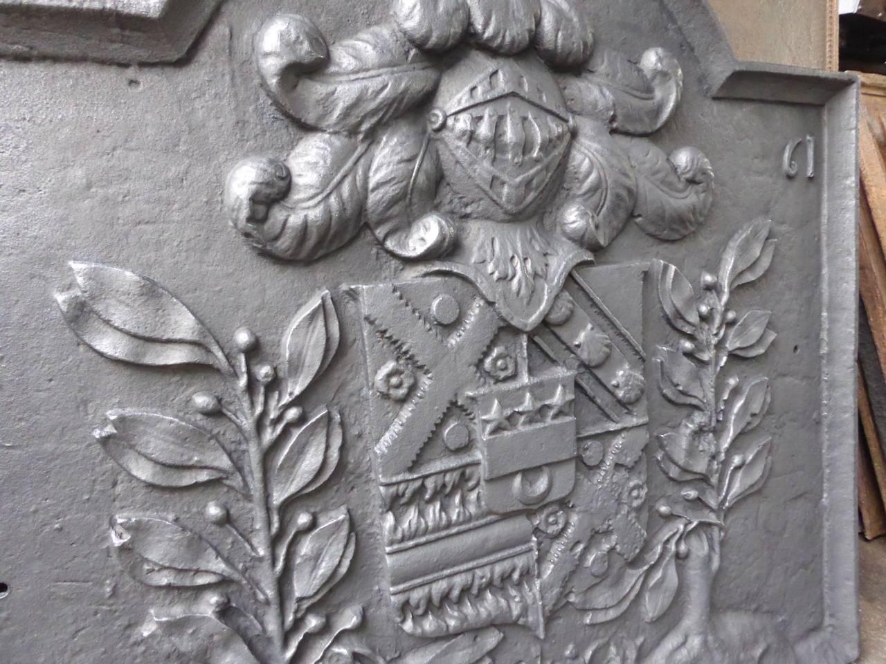 French 'Coat of Arms' Fireback In Good Condition In Amerongen, NL