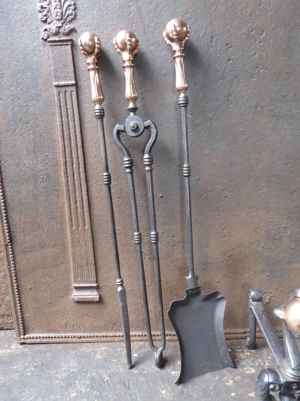 19th Century English Victorian Fire Tools, Fireplace Tools In Good Condition For Sale In Amerongen, NL