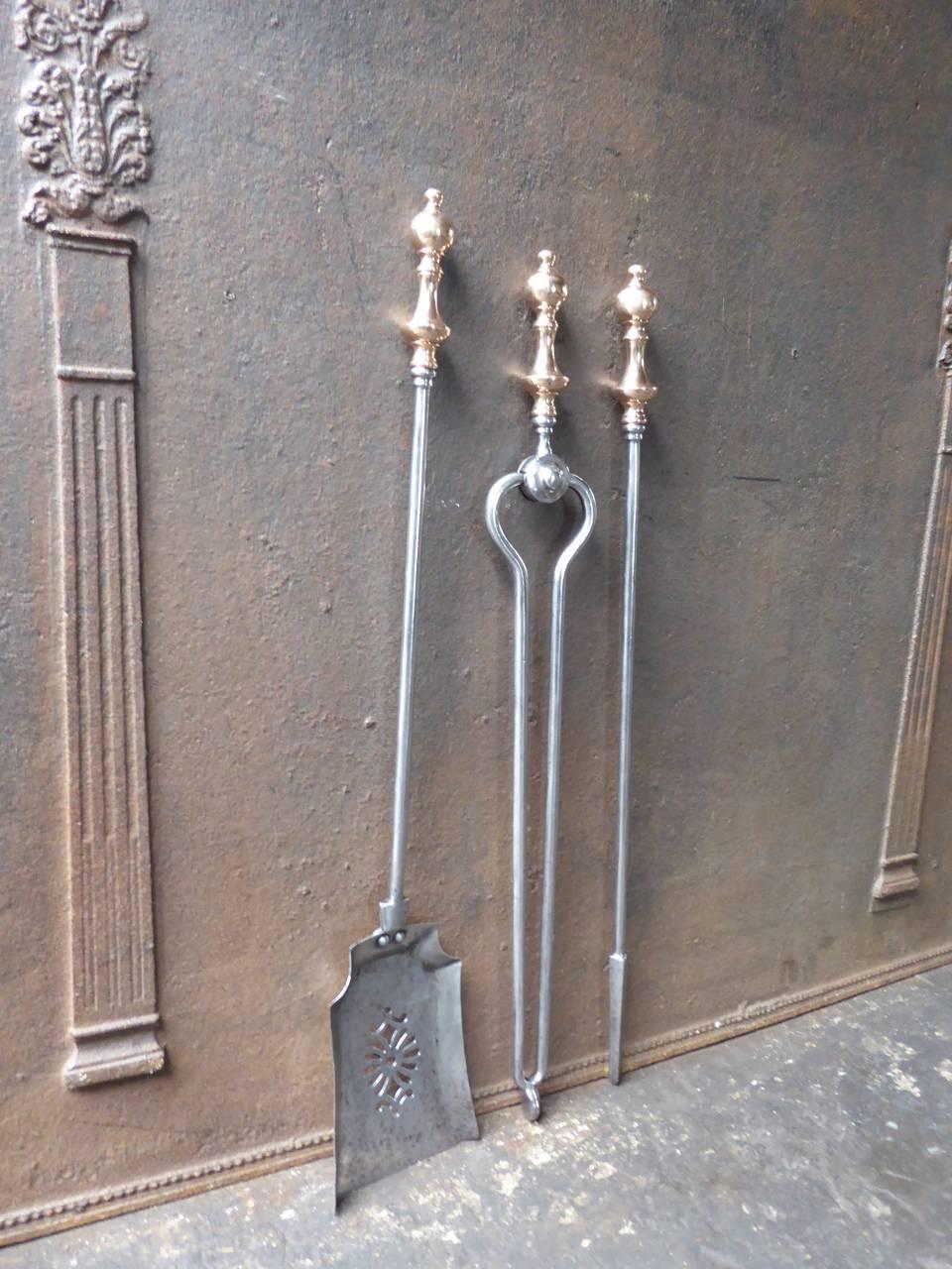 19th century English firetools fire irons made of polished steel and polished copper.

We have a unique and specialized collection of antique and used fireplace accessories consisting of more than 1000 listings at 1stdibs. Amongst others, we always