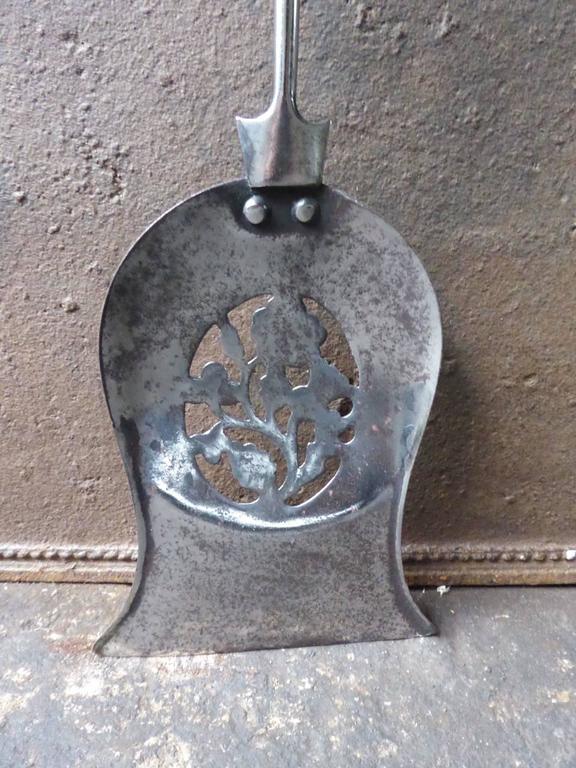 19th Century English Fire Shovel or Fireplace Shovel For Sale at 1stDibs