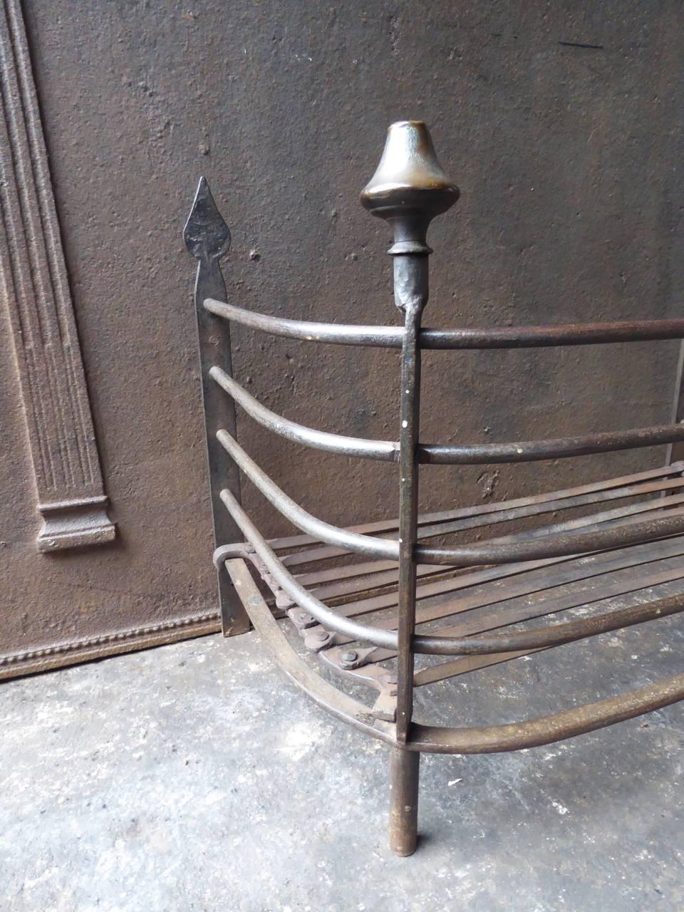19th Century Dutch Fire Grate or Fire Basket In Good Condition In Amerongen, NL
