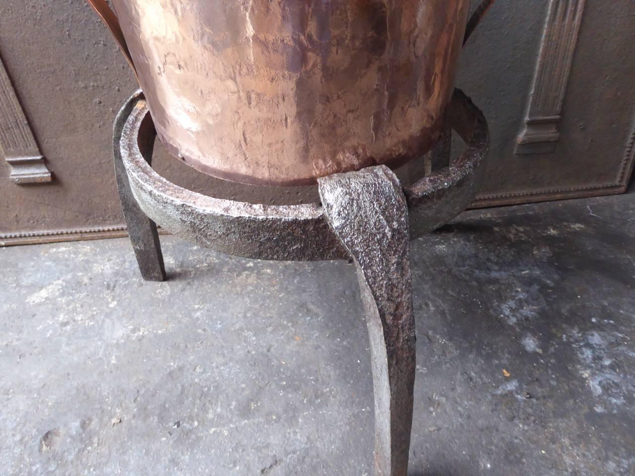 18th Century Trivet with Matching Water Cooker In Good Condition In Amerongen, NL