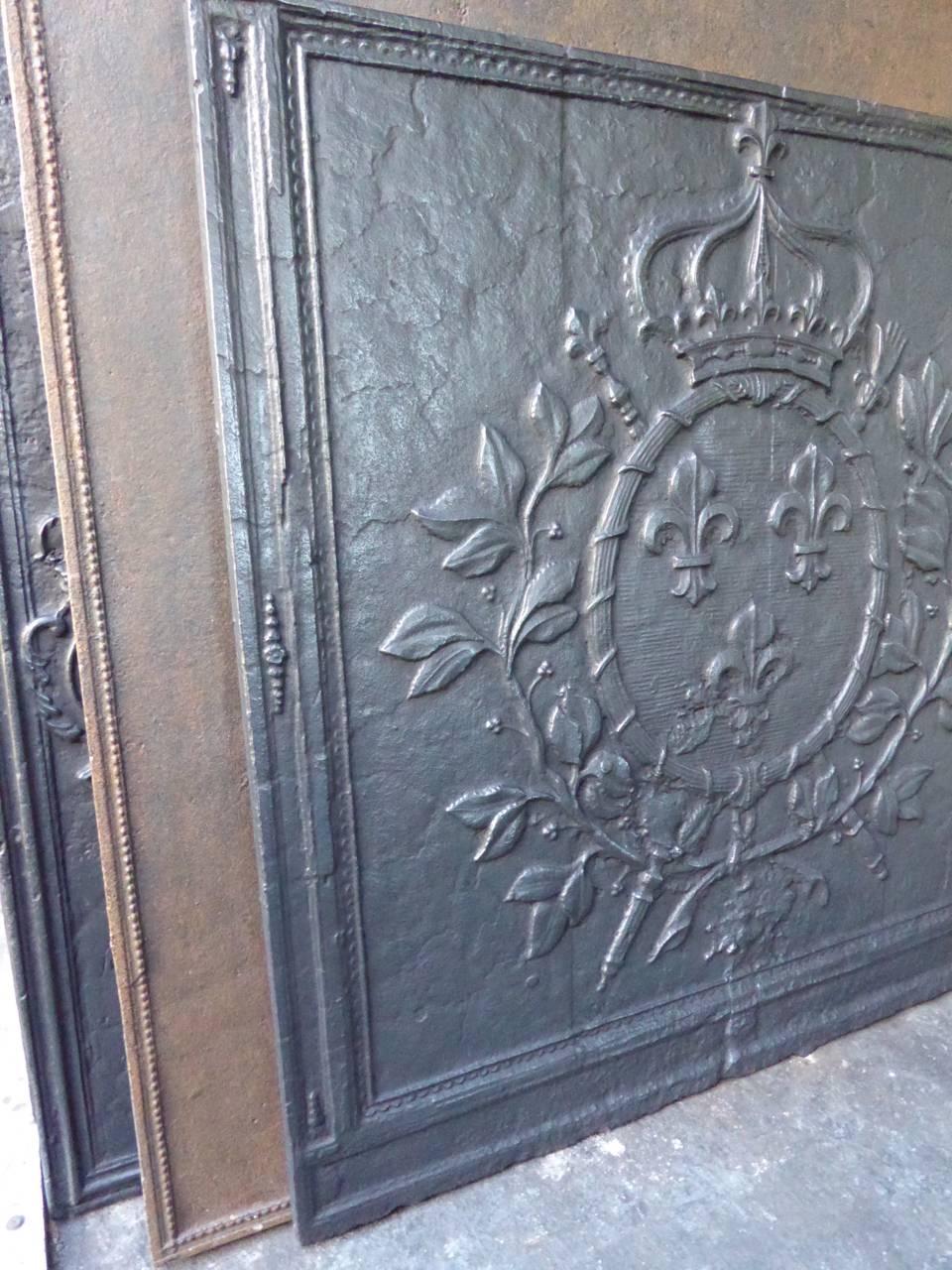 18th century French fireback with the arms of France.

Coat of arms of the House of Bourbon, an originally French royal house that became a major dynasty in Europe. It delivered kings for Spain (Navarra), France, both Sicilies and Parma. Bourbon