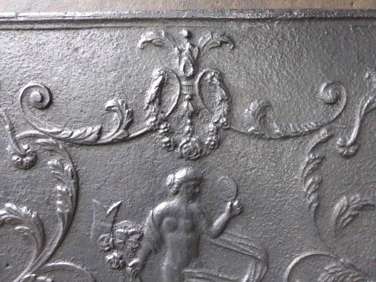 XVIIIe siècle et antérieur Plaque de cheminée / dosseret en Vénus d'époque Louis XV du XVIIIe siècle en vente