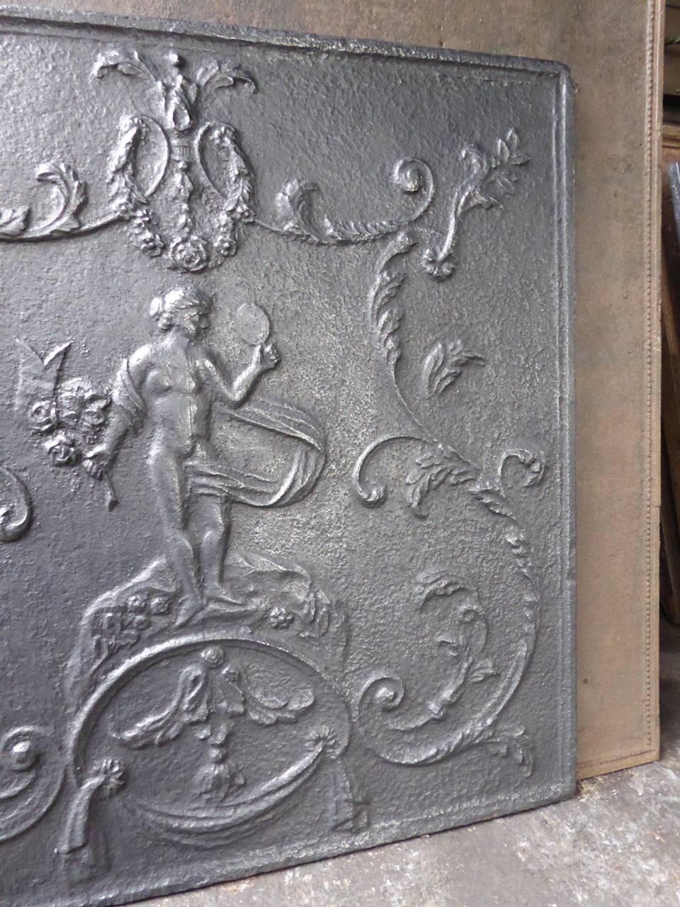Moulage Plaque de cheminée / dosseret en Vénus d'époque Louis XV du XVIIIe siècle en vente