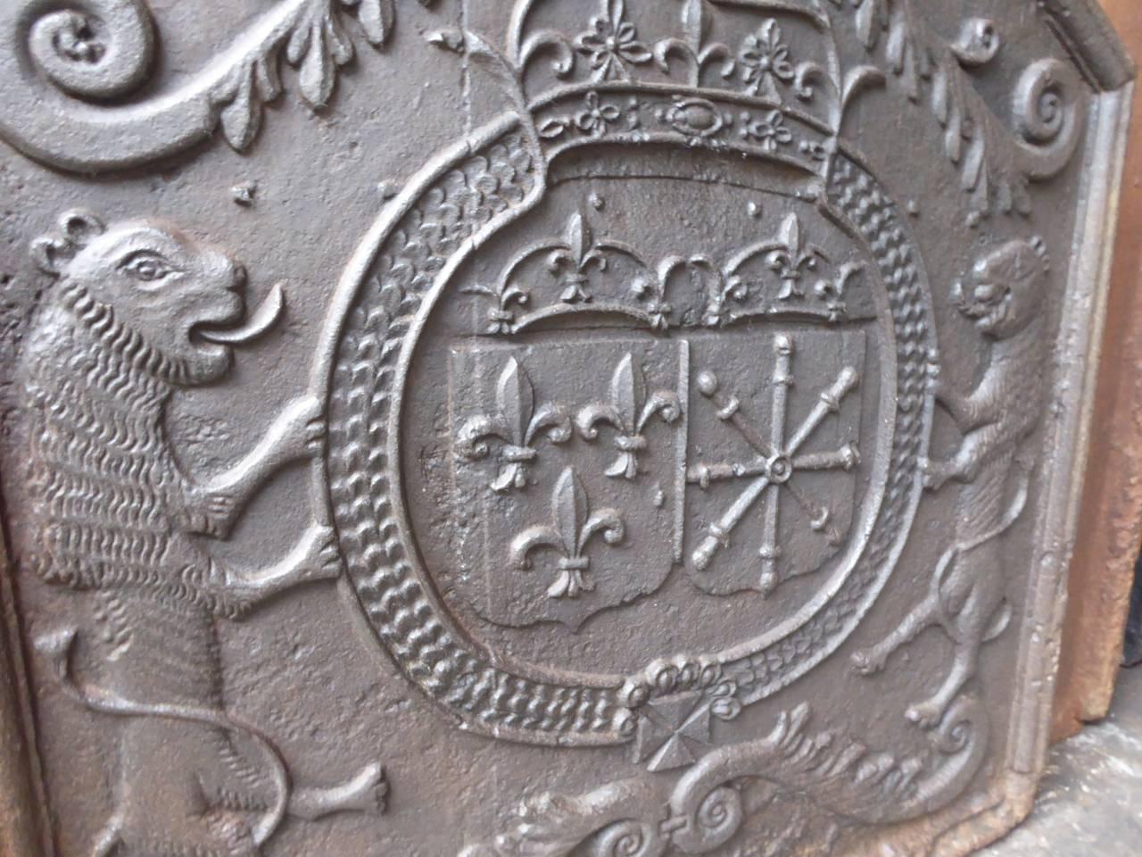Impressive 'Arms of France and Navarre' Fireback, 17th Century In Good Condition In Amerongen, NL