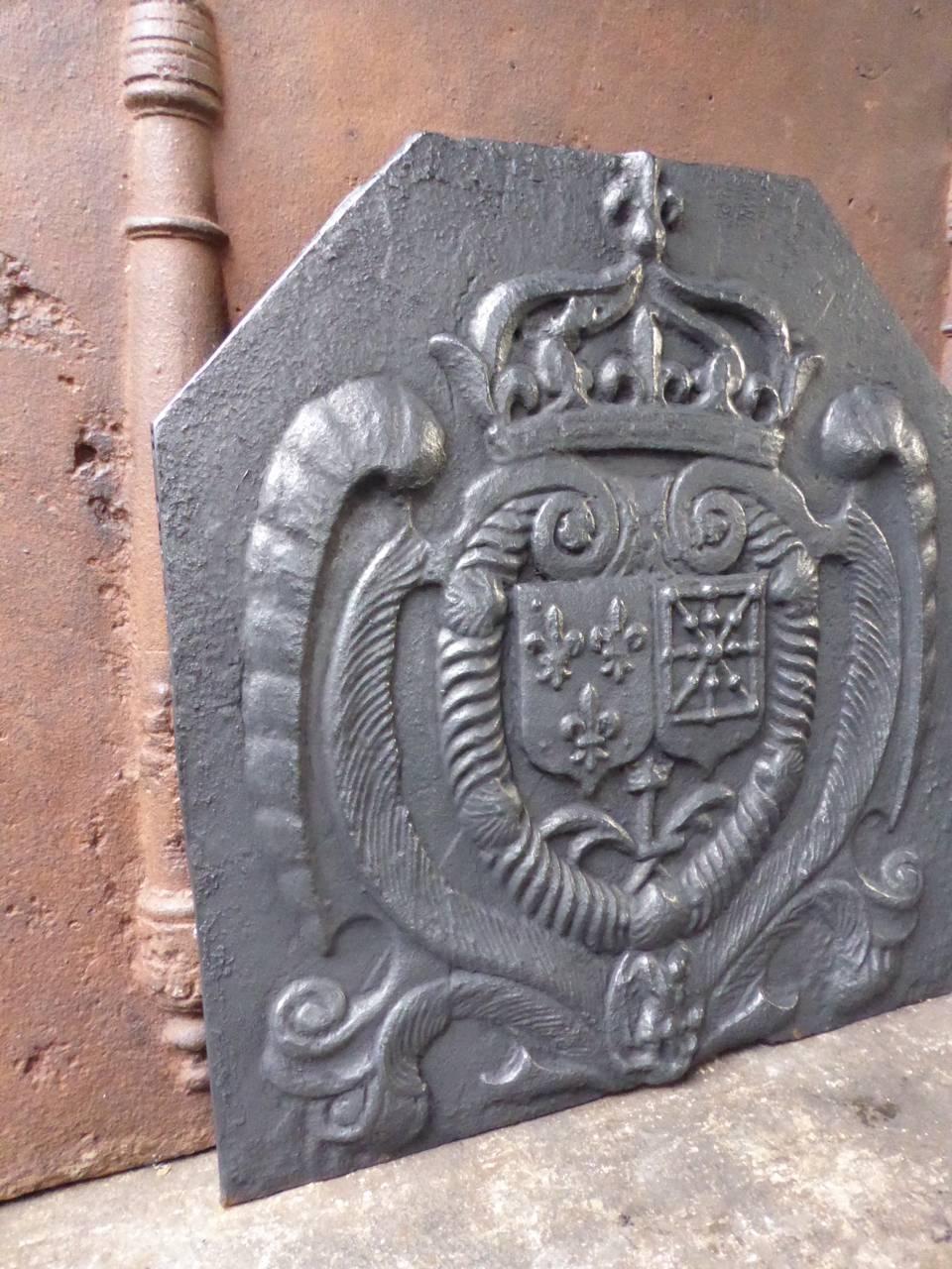 17th Century French 'Arms of France and Navarre' Fireback In Good Condition In Amerongen, NL