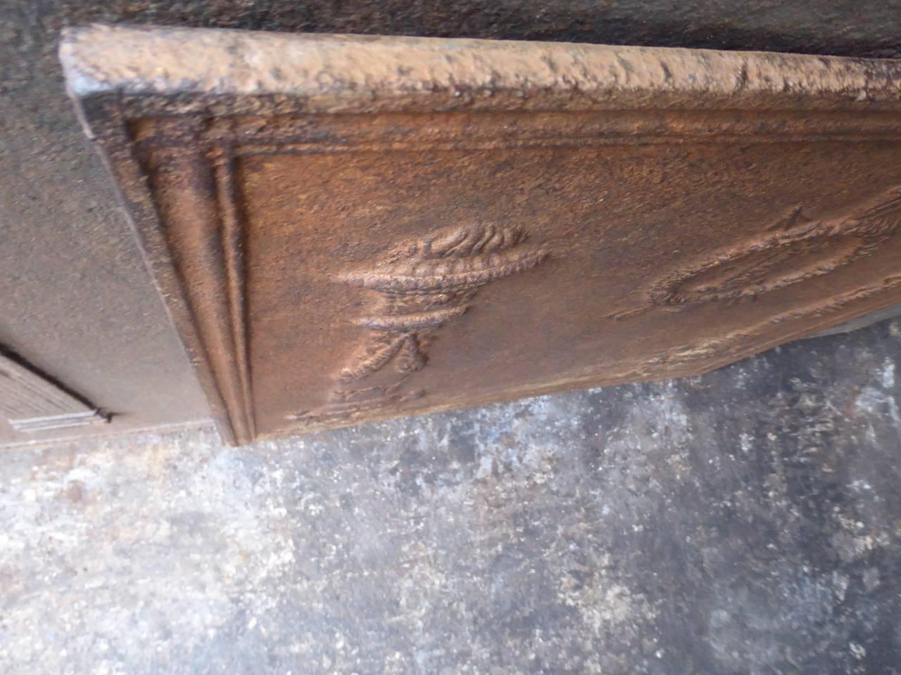 19th Century French 'Pillars with Decoration' Fireback 1