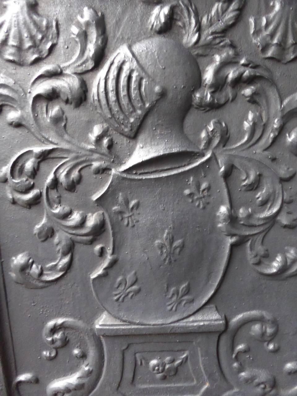 French 'Coat of Arms' Fireback / Backsplash In Good Condition For Sale In Amerongen, NL