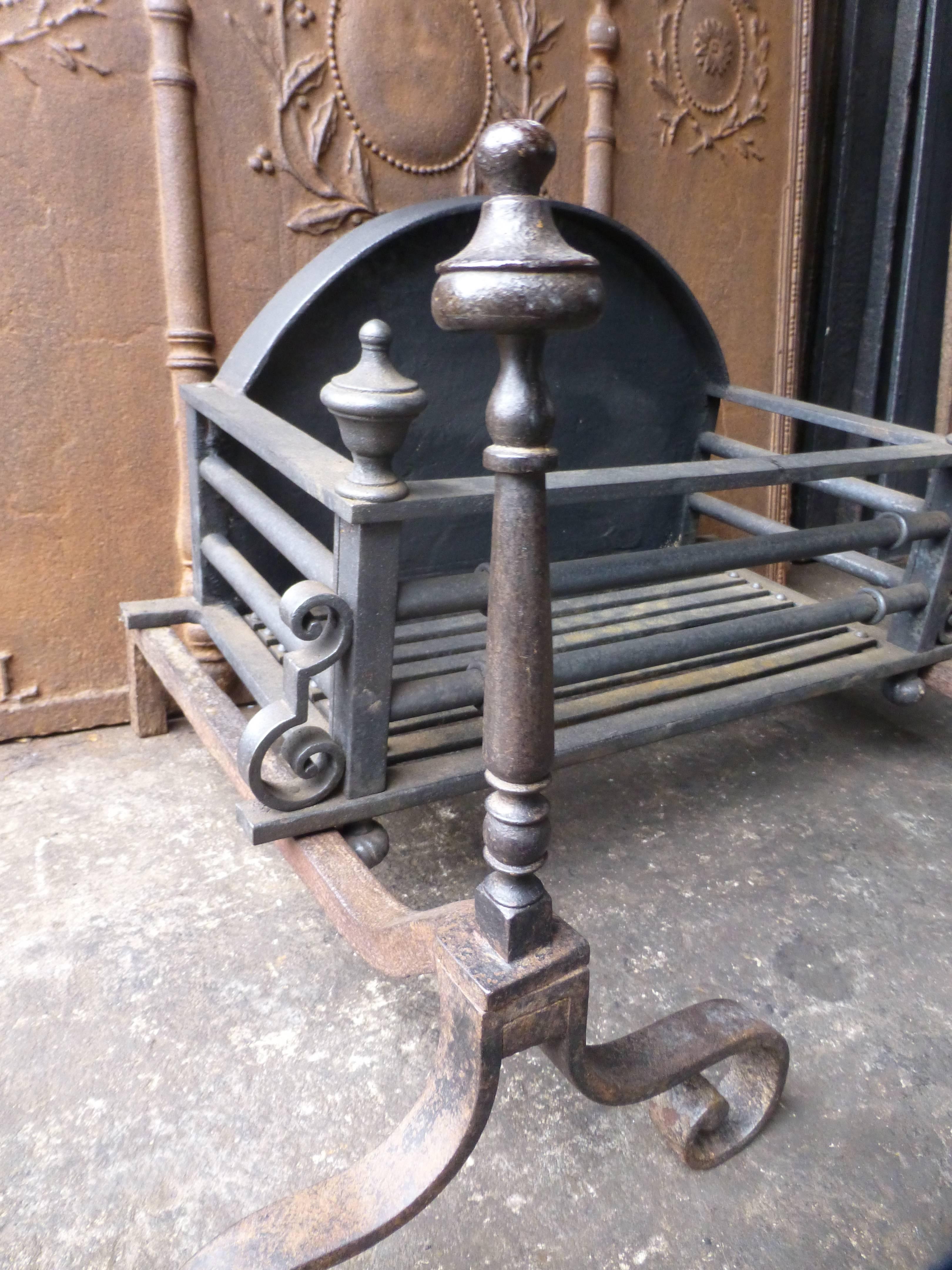 Exquisite Georgian Fireplace Grate, Fire Grate In Good Condition In Amerongen, NL