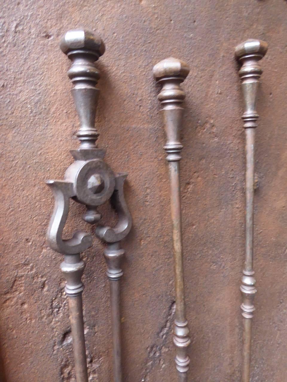 English Fireplace Tools or Fire Tools, 19th Century  In Good Condition In Amerongen, NL