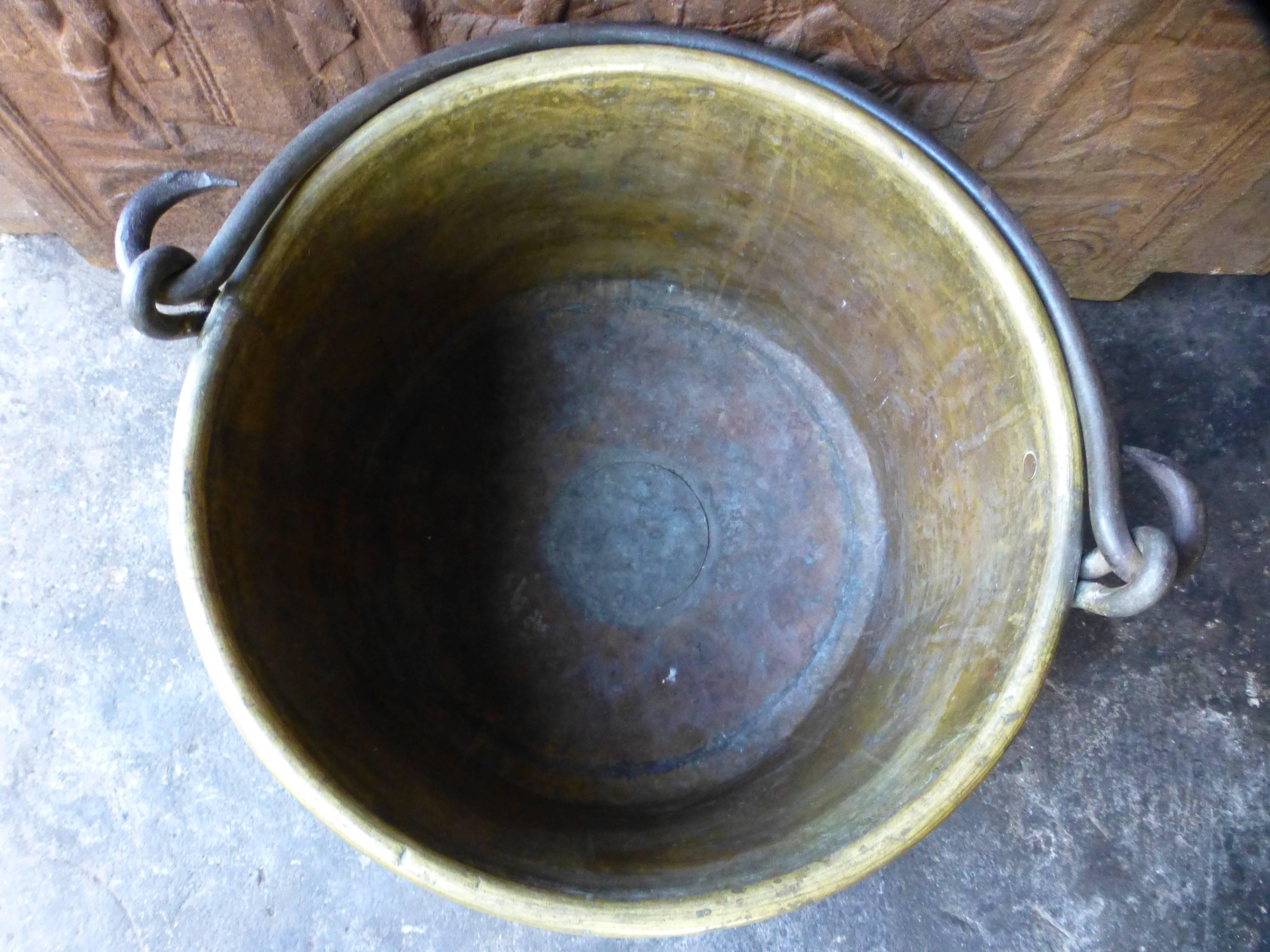 18th Century Brass Log Holder, Log Bin In Good Condition In Amerongen, NL
