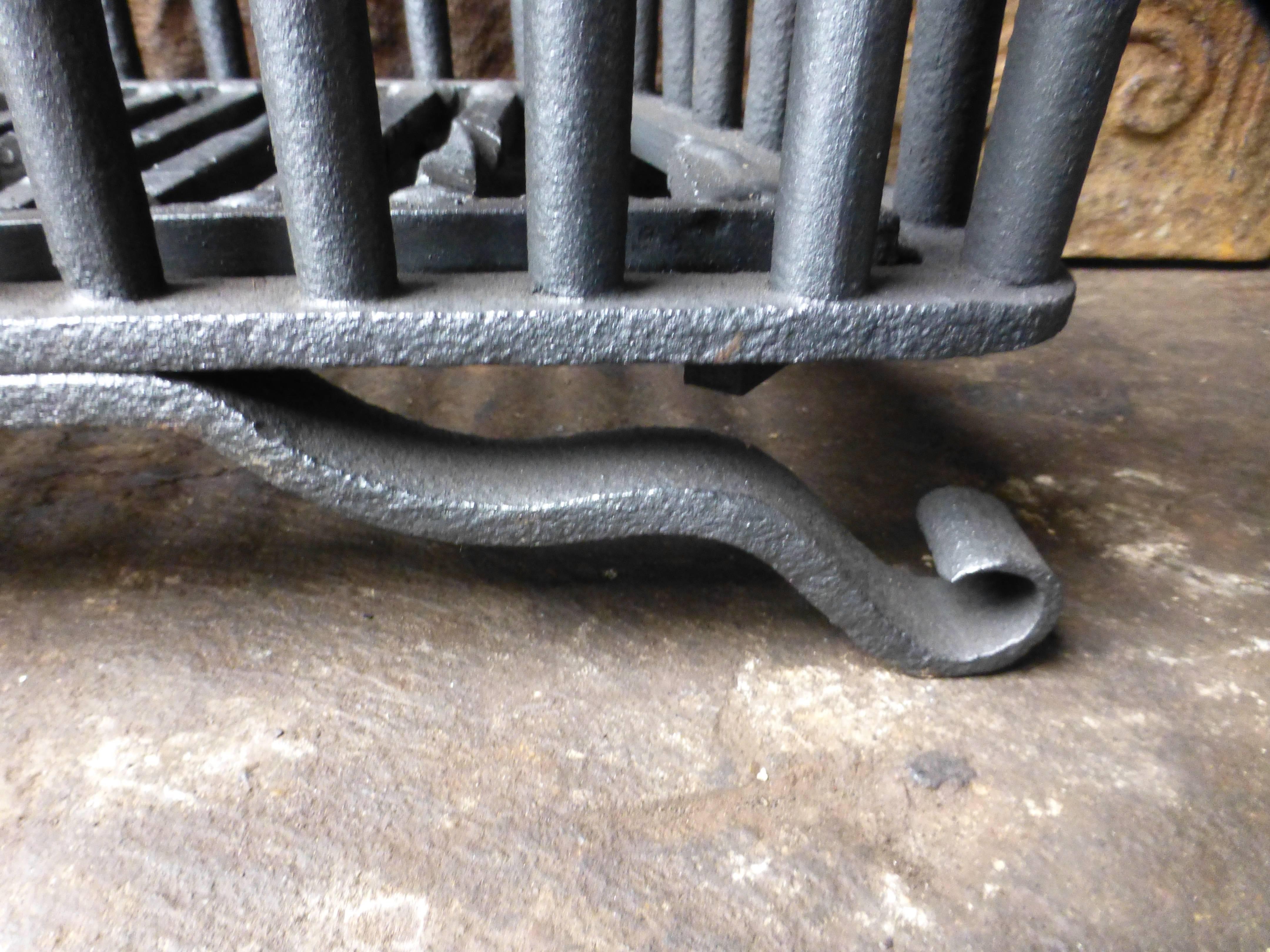 Small 18th Century Wrought Iron Fireplace Grate, Fire Grate In Good Condition In Amerongen, NL