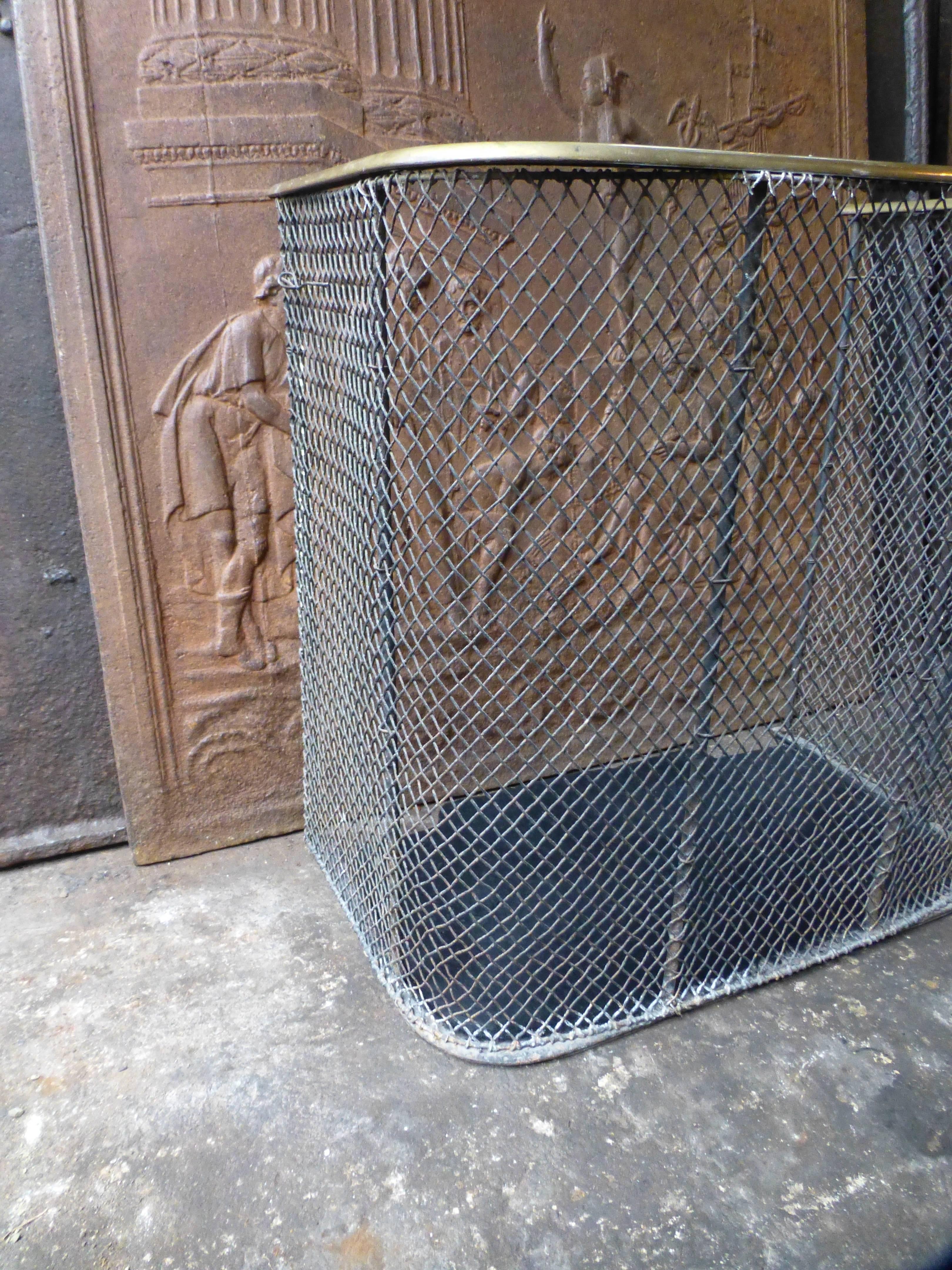 19th Century English Fire Guard, Fireplace Guard In Good Condition In Amerongen, NL