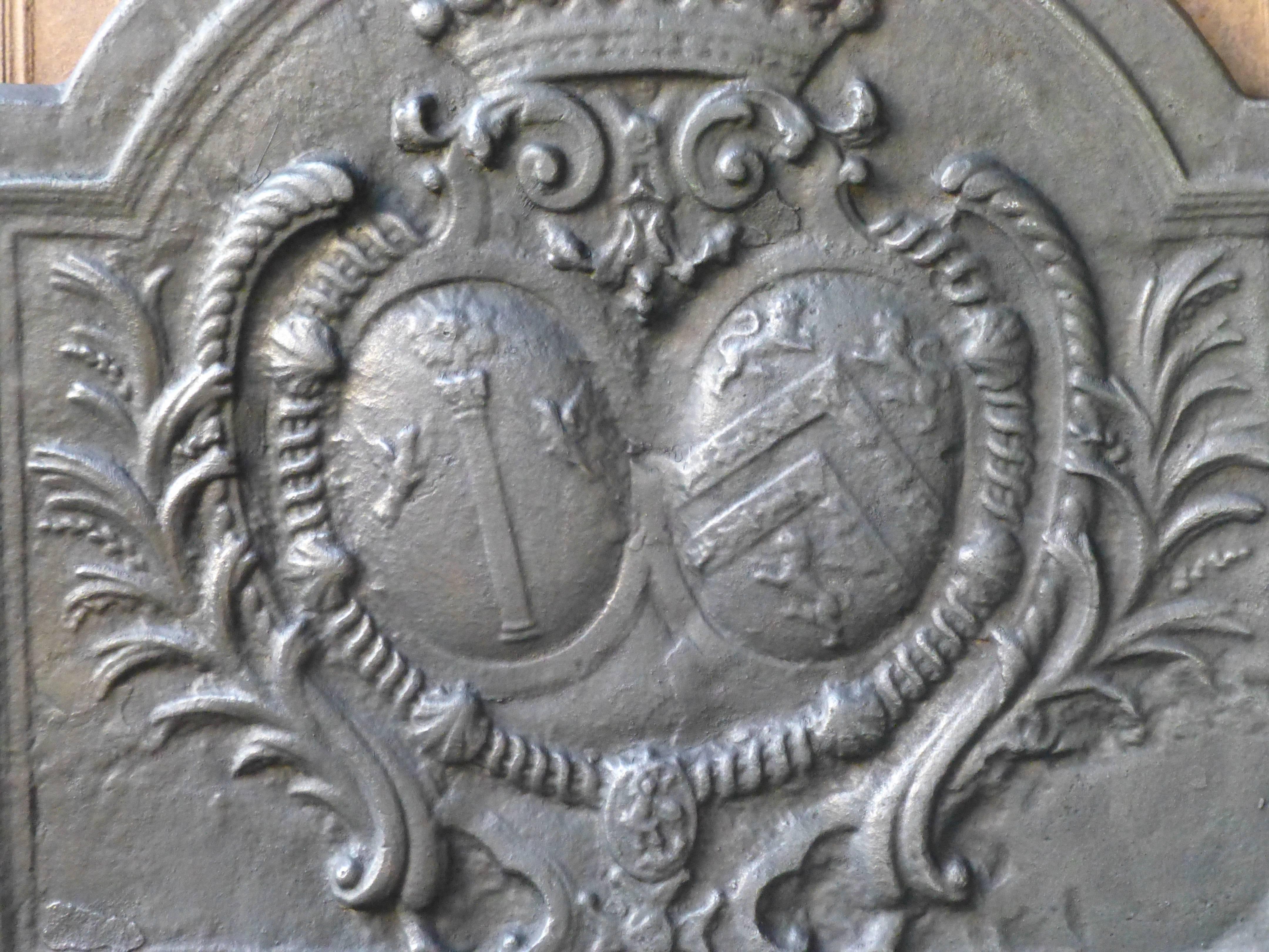 French Fireback with unknown Coat of Arms

We have a unique and specialized collection of antique and used fireplace accessories consisting of more than 1000 listings at 1stdibs. Amongst others we always have 500+ firebacks, 400+ pairs of andirons