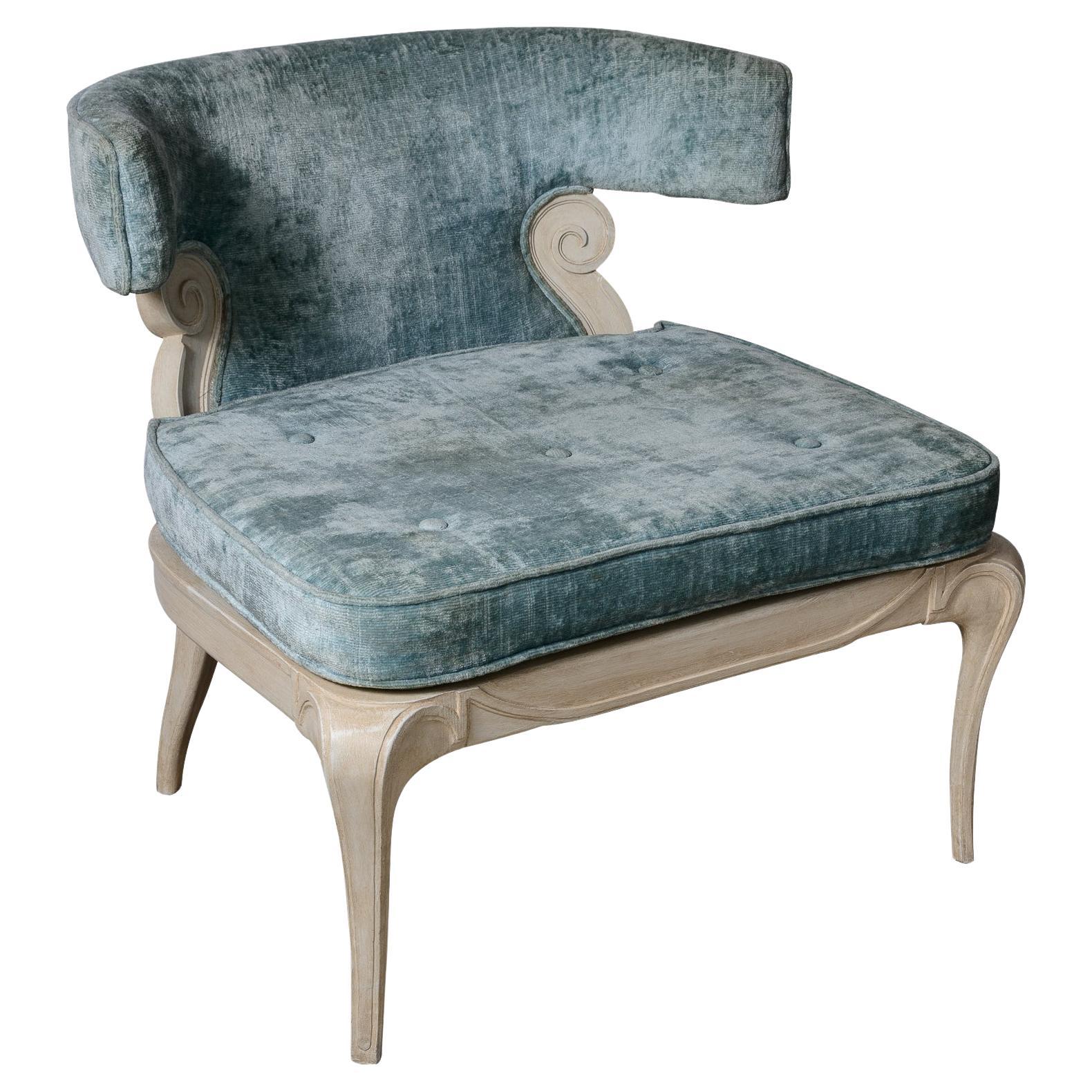 Great looking Hollywood Regency Klismos Style Upholstered Barrel Back Wood Blue Velvet Chair.
The chair has the original Velvet fabric, the seat webbing has been restored.
Please view all large photos for details.
Very good vintage condition