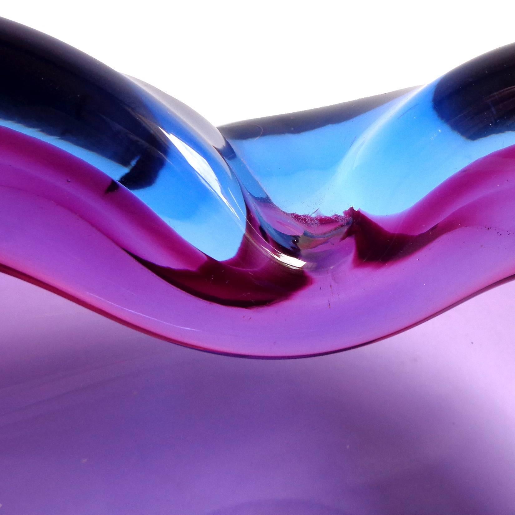 Hand-Crafted Alfredo Barbini Murano Sommerso Purple Blue Italian Art Glass Bowl