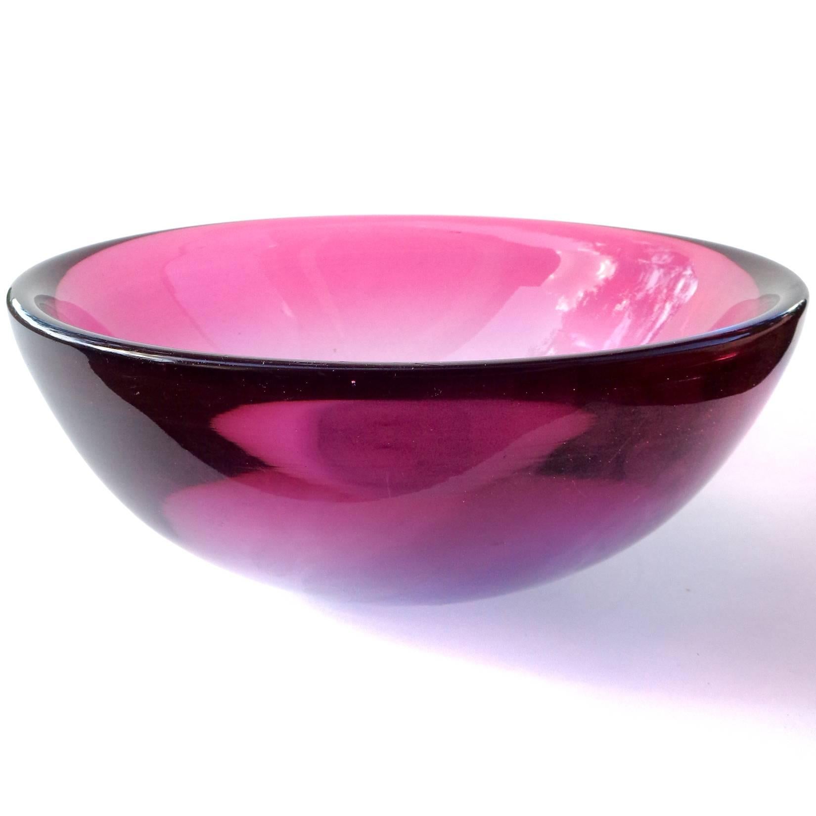 Beautiful large Murano hand blown Sommerso purple to clear center and blue rim Italian art glass decorative bowl. Attributed to designer Alfredo Barbini. Measures 9" across. Heavy piece. 
