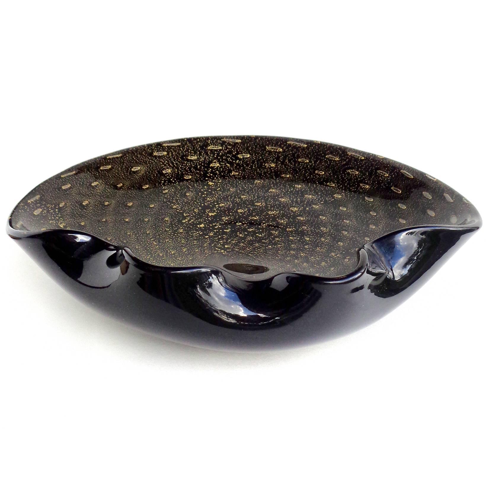 Hand-Crafted Alfredo Barbini Murano Black Gold Flecks Italian Art Glass Center Bowl