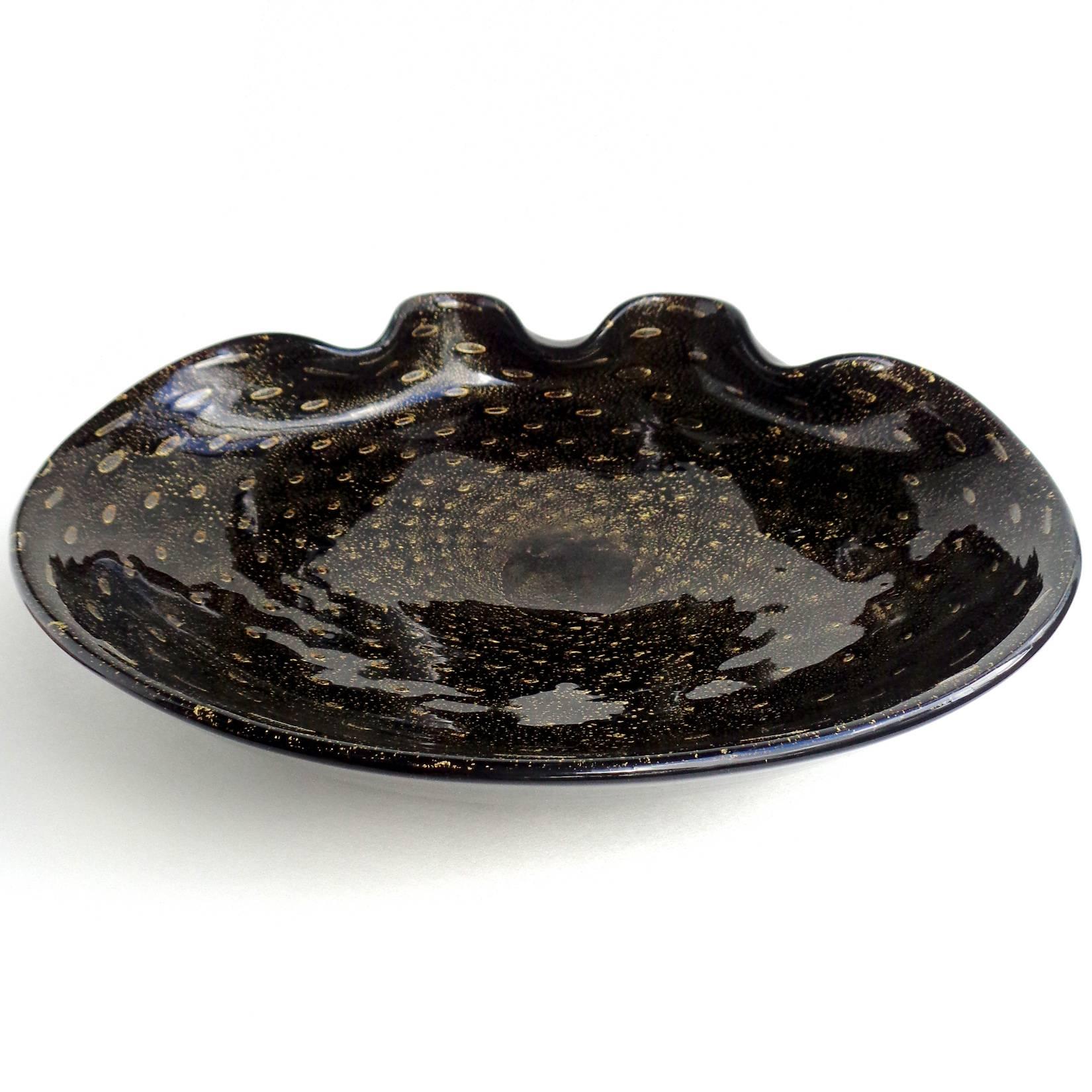 Mid-Century Modern Alfredo Barbini Murano Black Gold Flecks Italian Art Glass Center Bowl