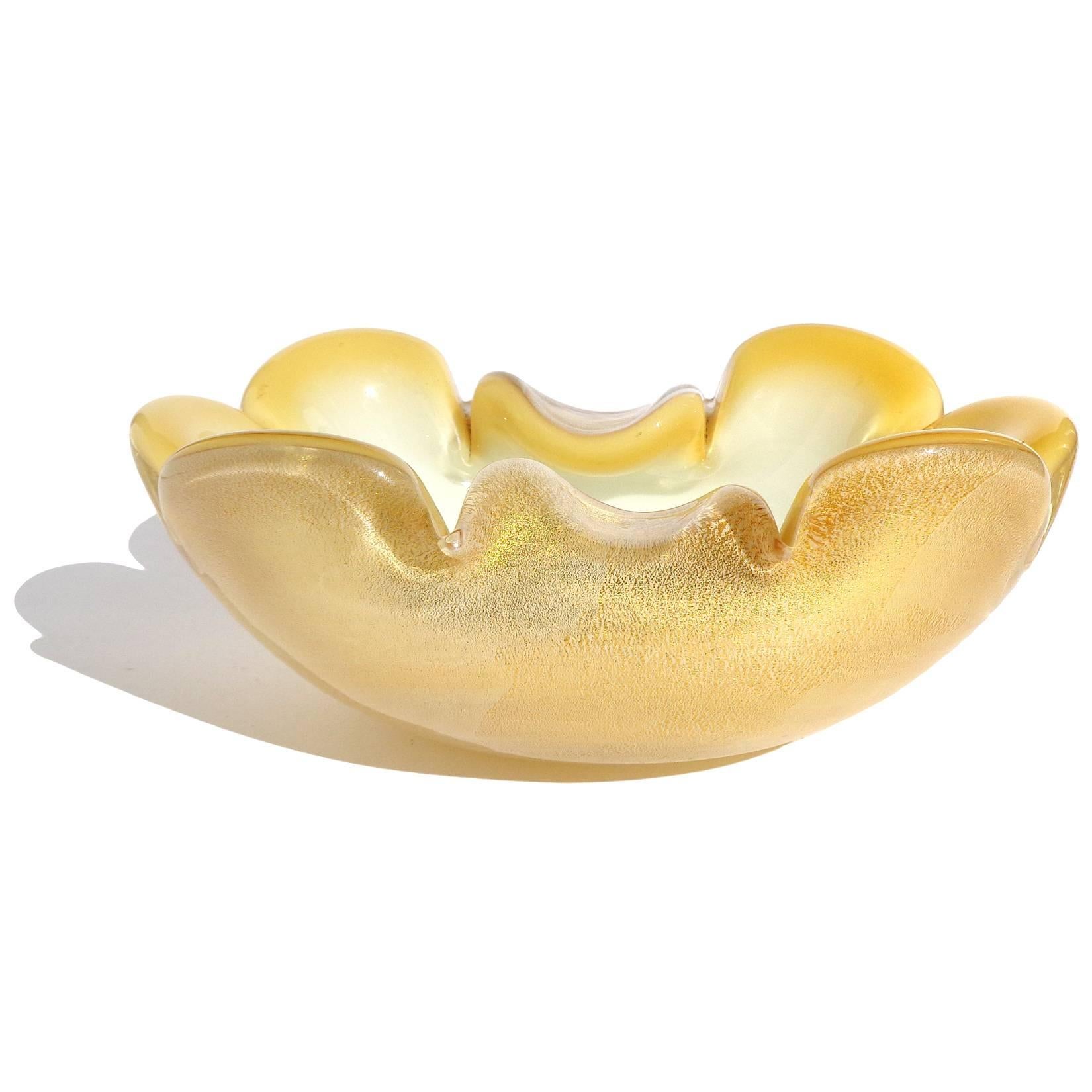 Mid-Century Modern Archimede Seguso Murano Yellow Gold Flecks Italian Art Glass Decorative Bowl