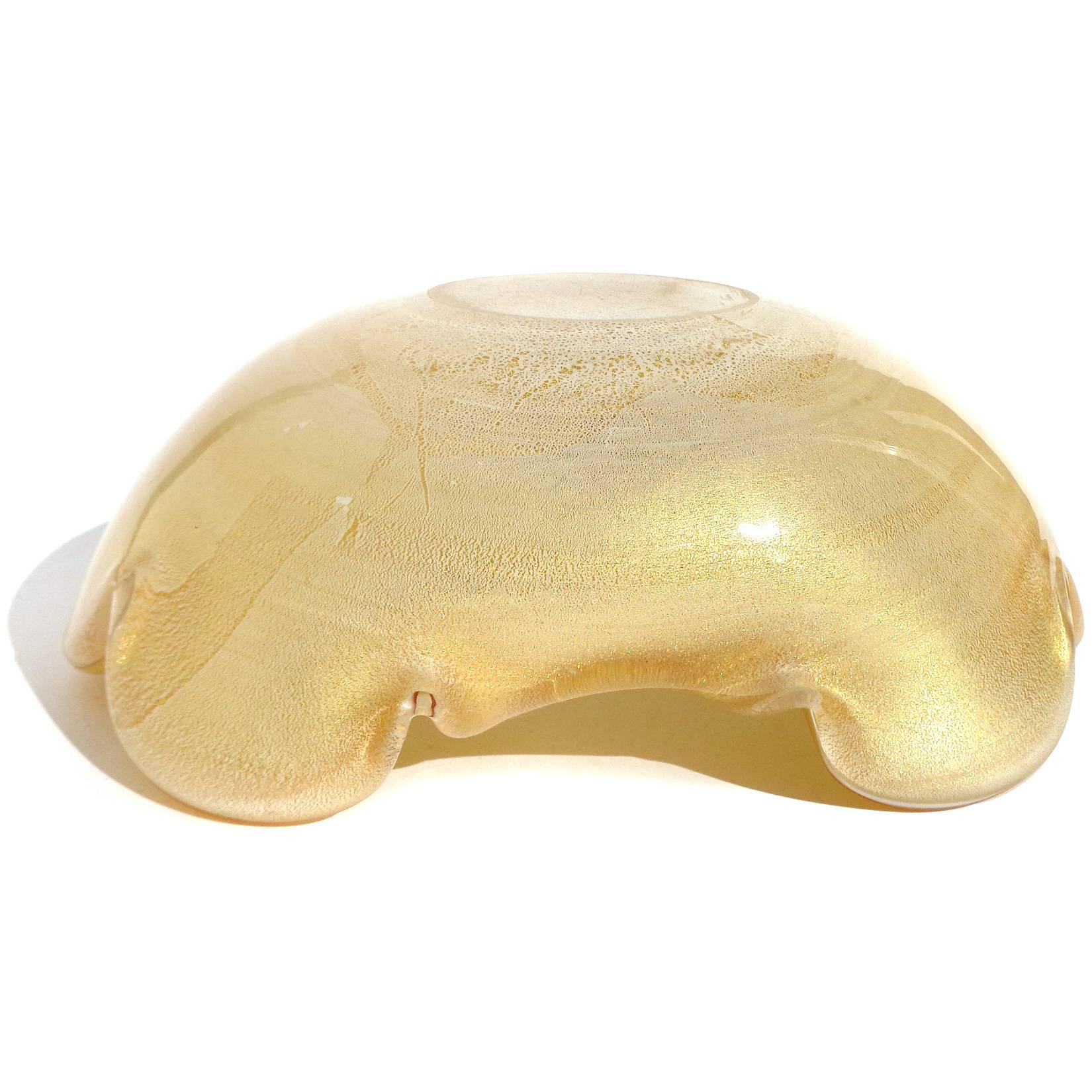 Hand-Crafted Archimede Seguso Murano Yellow Gold Flecks Italian Art Glass Decorative Bowl