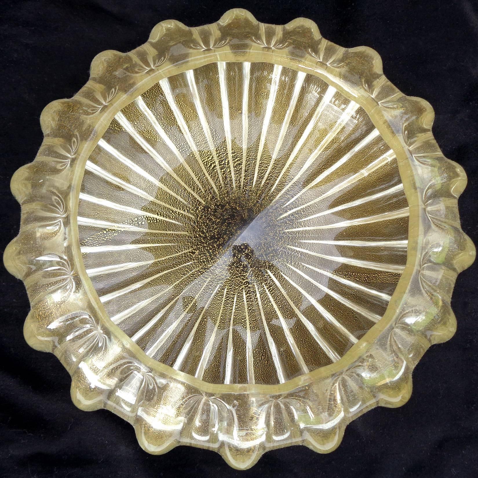 20th Century Seguso Murano Gold Flecks Italian Art Glass Vanity Powder Box