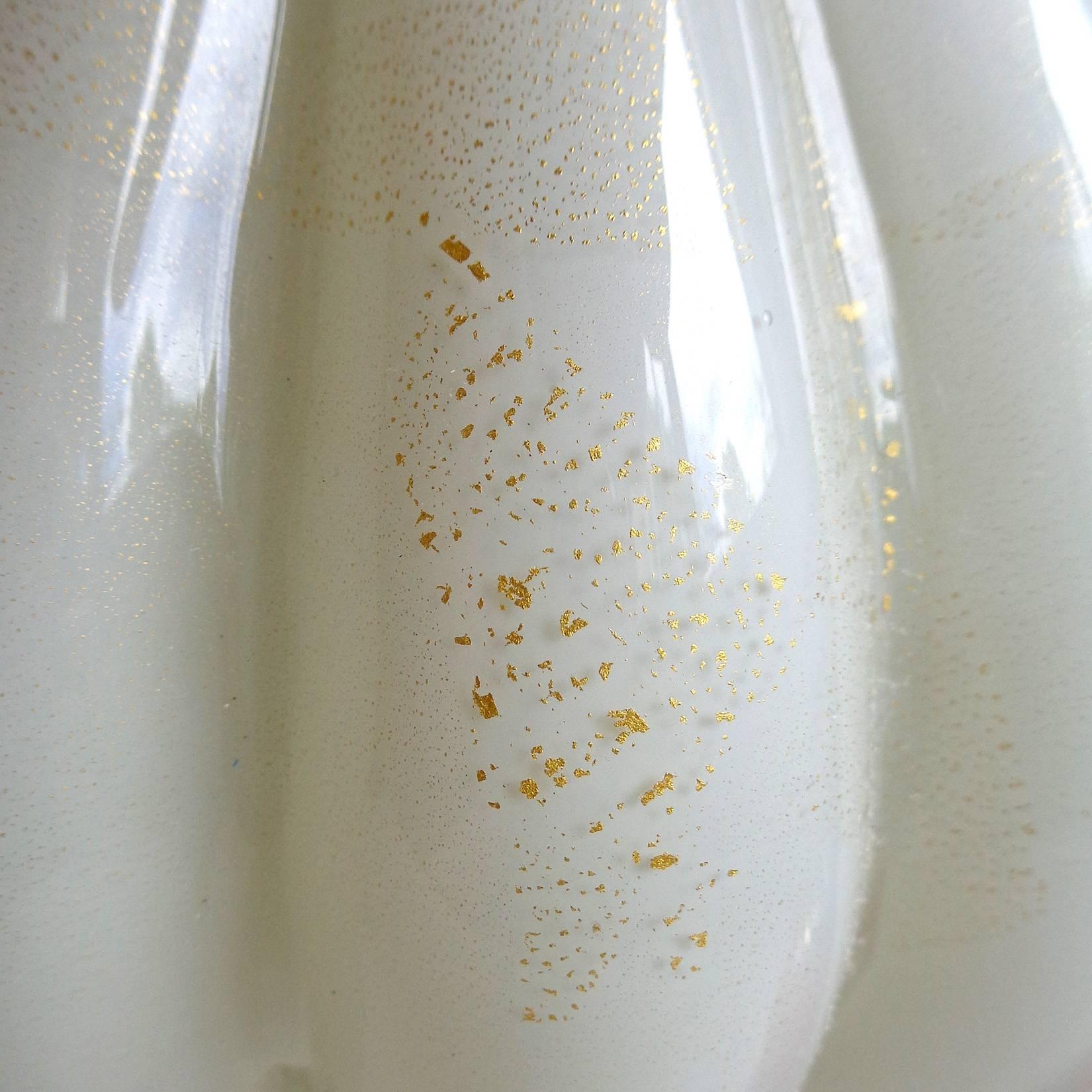 Hand-Crafted Murano Bone White and Gold Flecks Ribbed Italian Art Glass Flower Vases