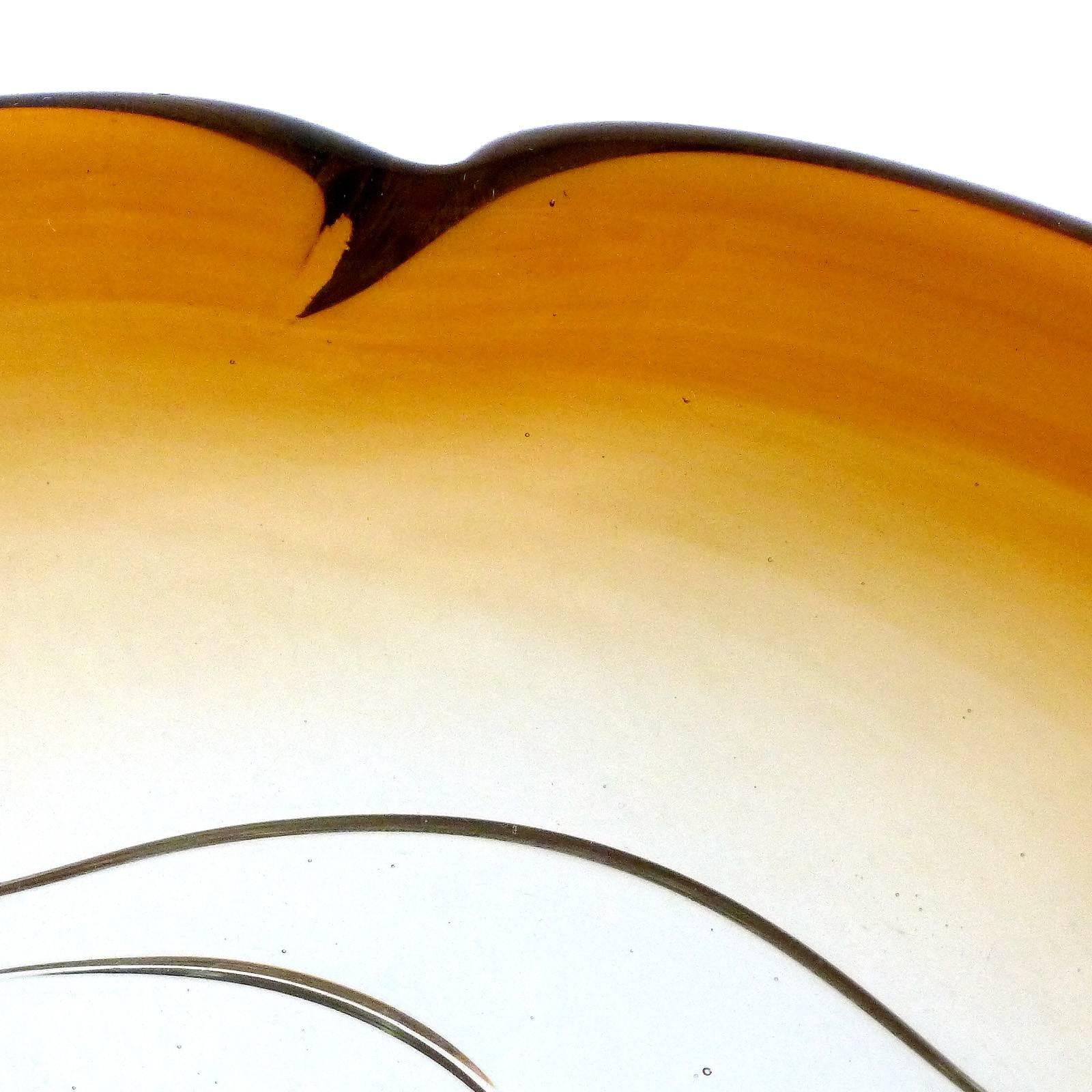 Hand-Crafted Salviati Barbini Murano Iridescent Gold Flecks Italian Art Glass Bird Bowl
