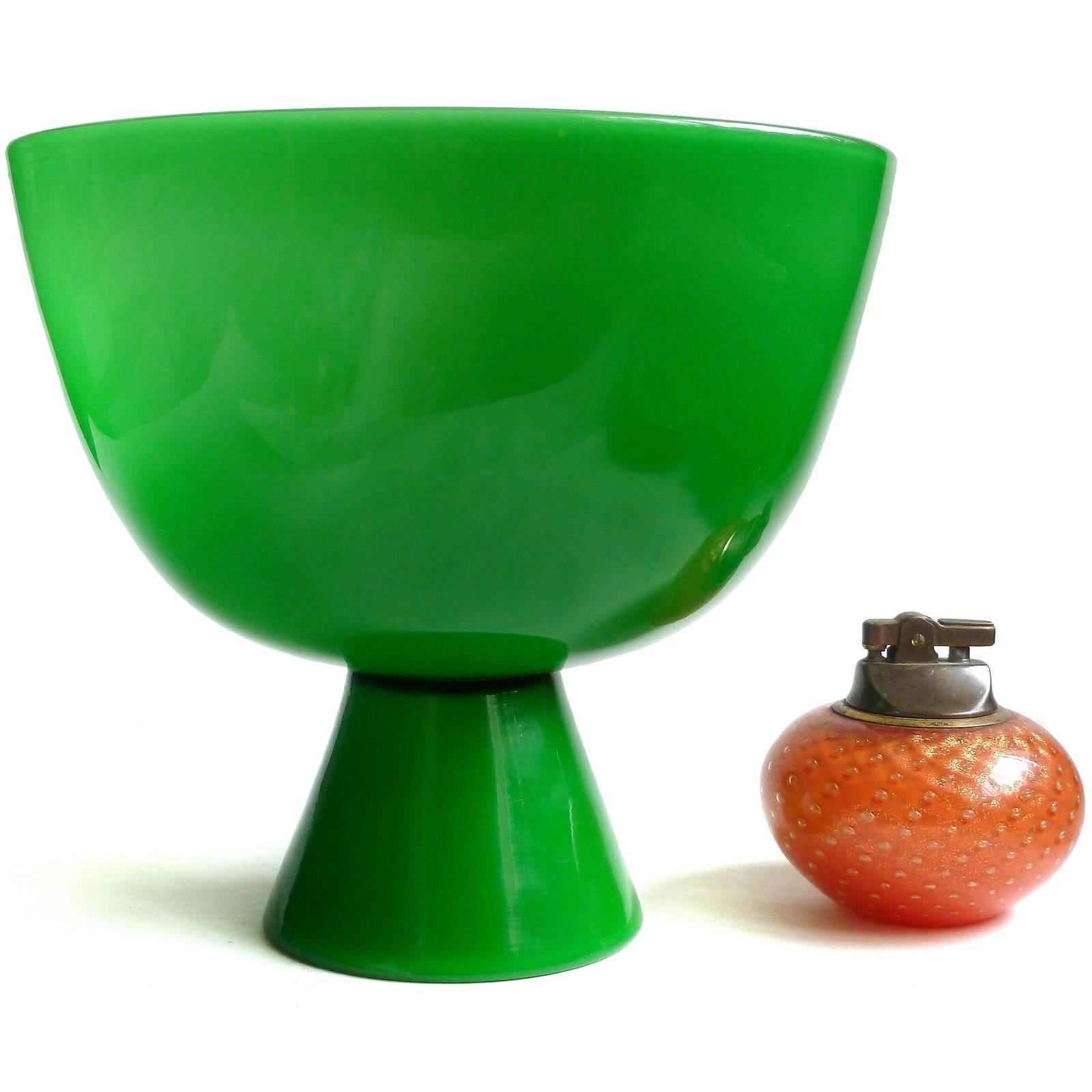 Murano Emerald Green Italian Art Glass Centerpiece Compote Bowl Vase In Excellent Condition In Kissimmee, FL