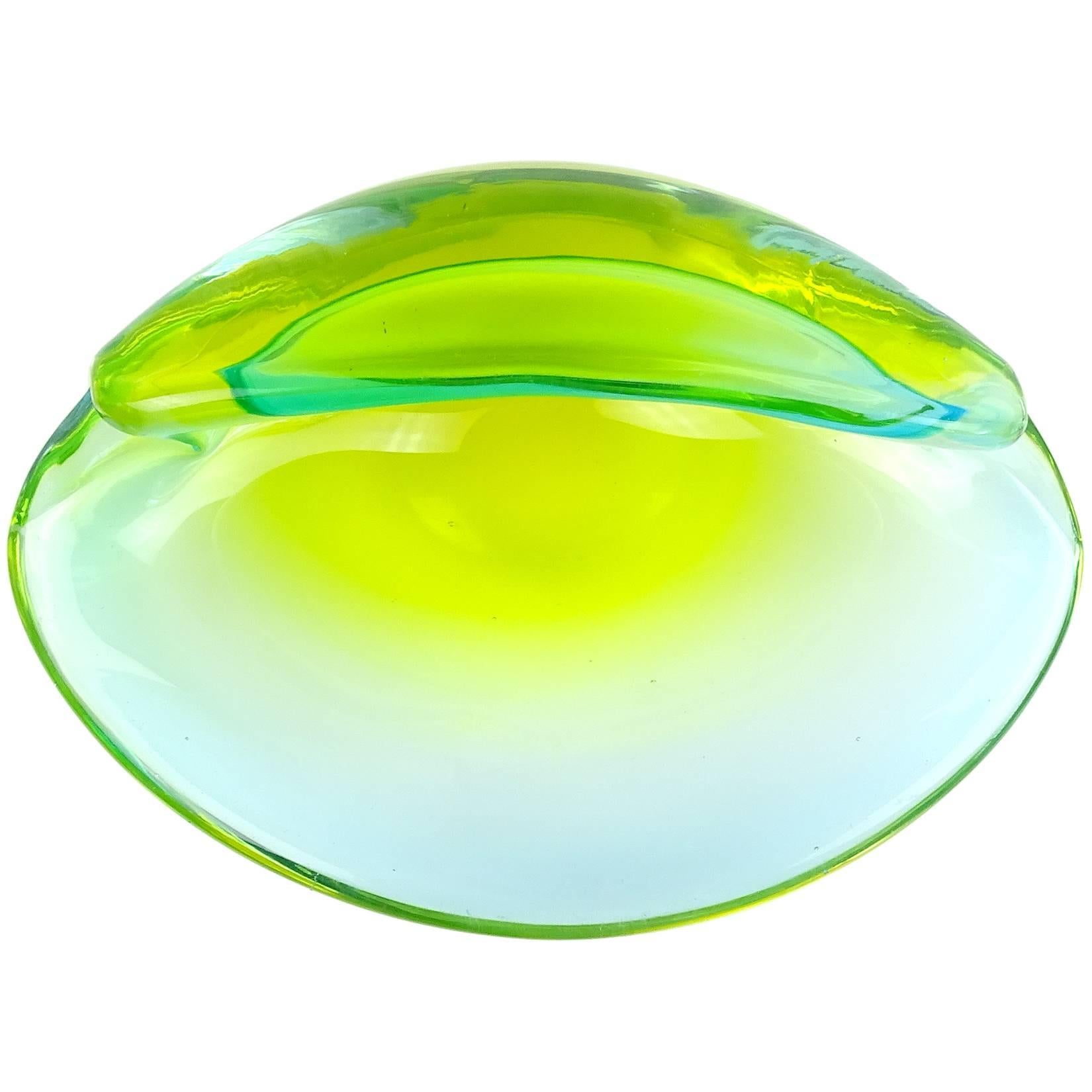 Beautiful Murano hand blown Sommerso yellow green with hints of blue, Italian art glass clam shell decorative bowl. Documented to the Cenedese company. Measures 7 1/4" long.
