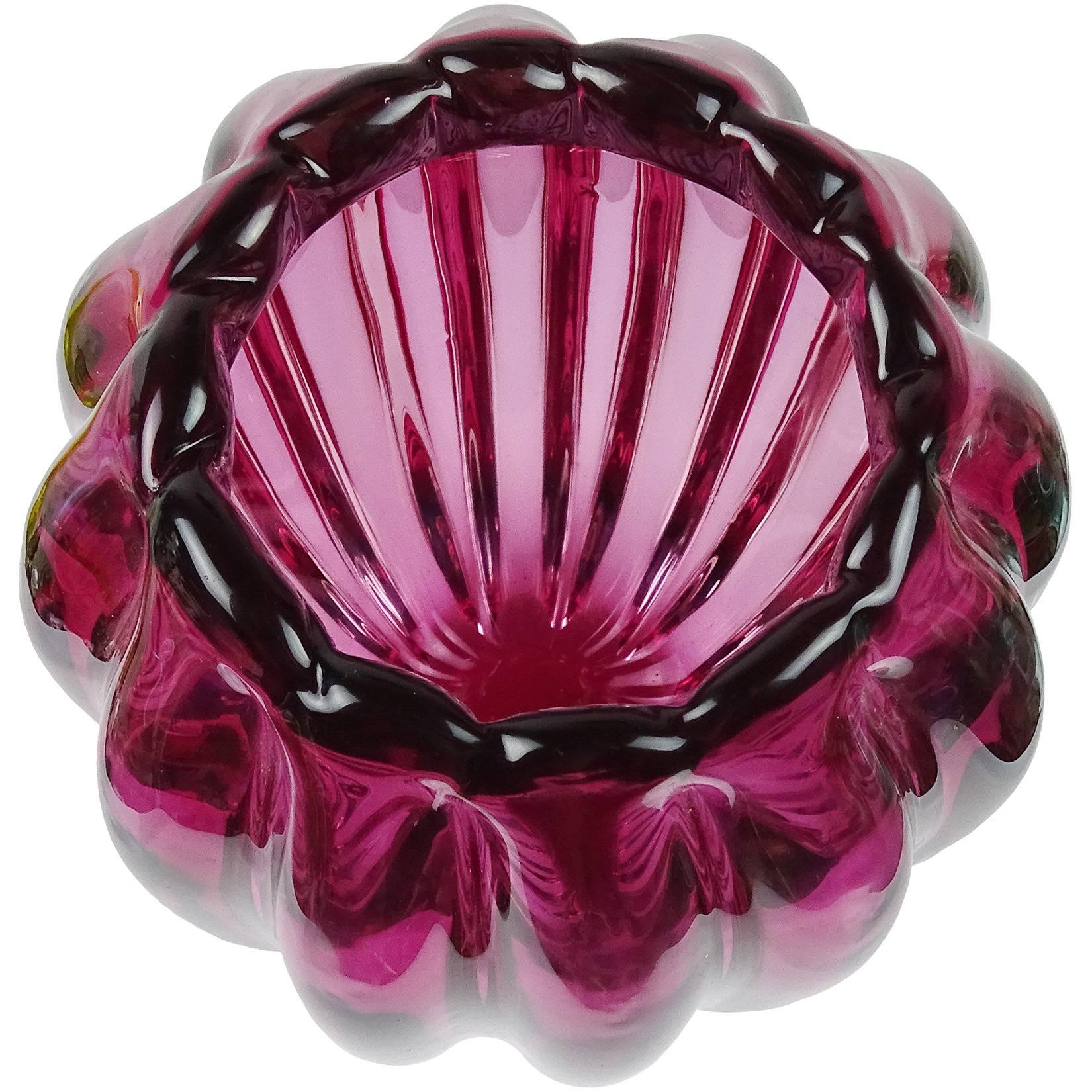 Mid-Century Modern Alfredo Barbini Murano Sommerso Deep Pink Ribbed Italian Art Glass Vase