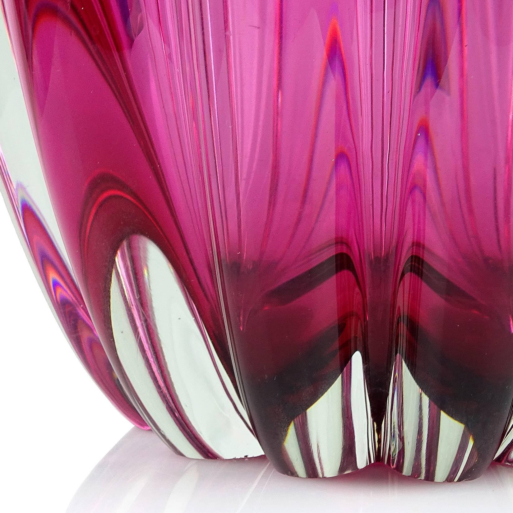 Hand-Crafted Alfredo Barbini Murano Sommerso Deep Pink Ribbed Italian Art Glass Vase