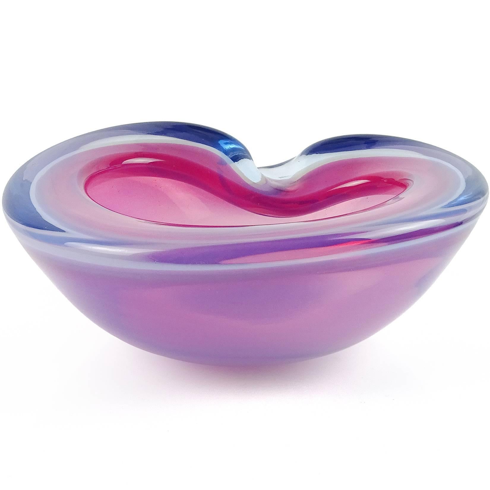 Mid-Century Modern Alfredo Barbini Murano Pink Blue Opalescent Italian Art Glass Decorative Bowl
