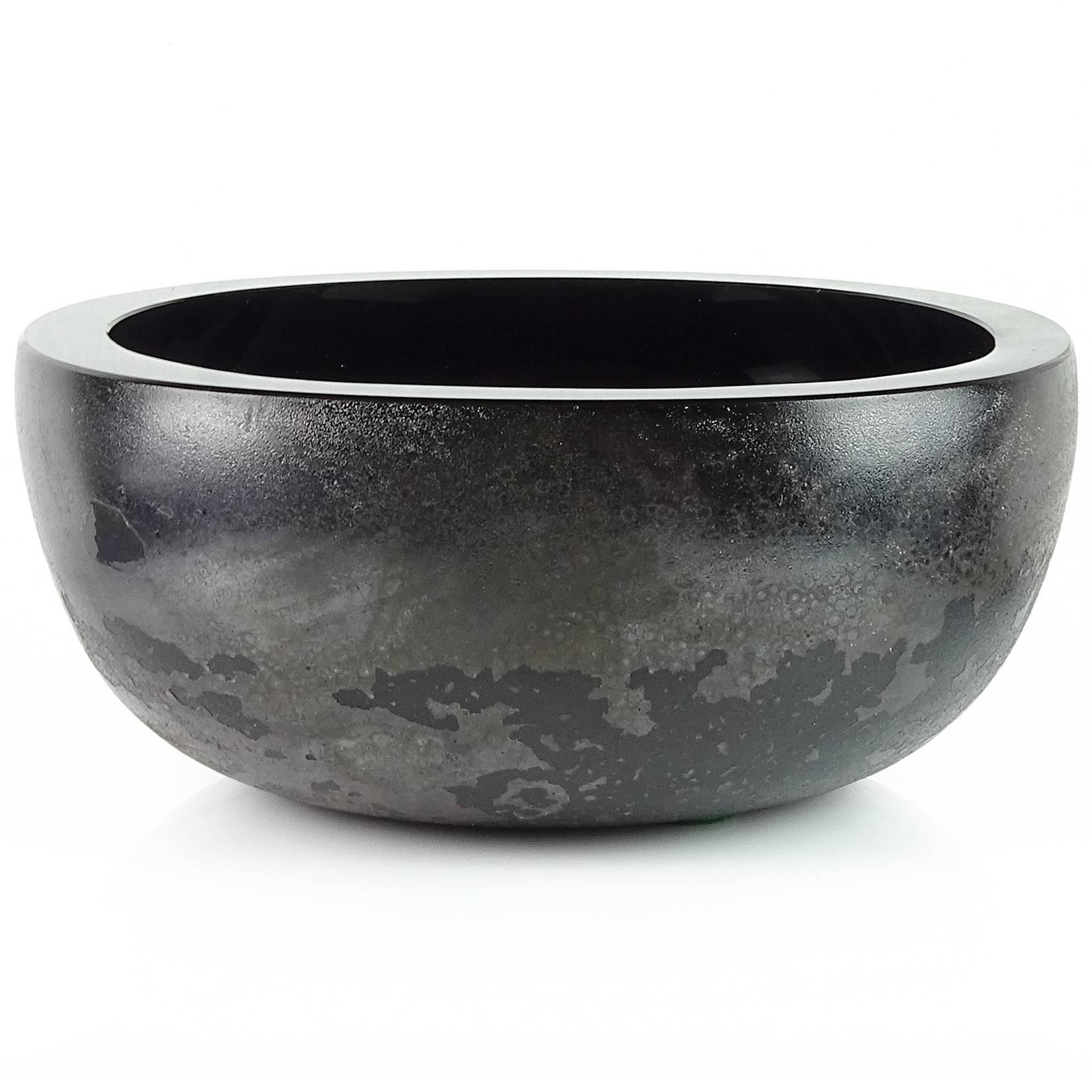 Mid-Century Modern Alfredo Barbini Murano Black Scavo Texture Italian Art Glass Decorative Bowl