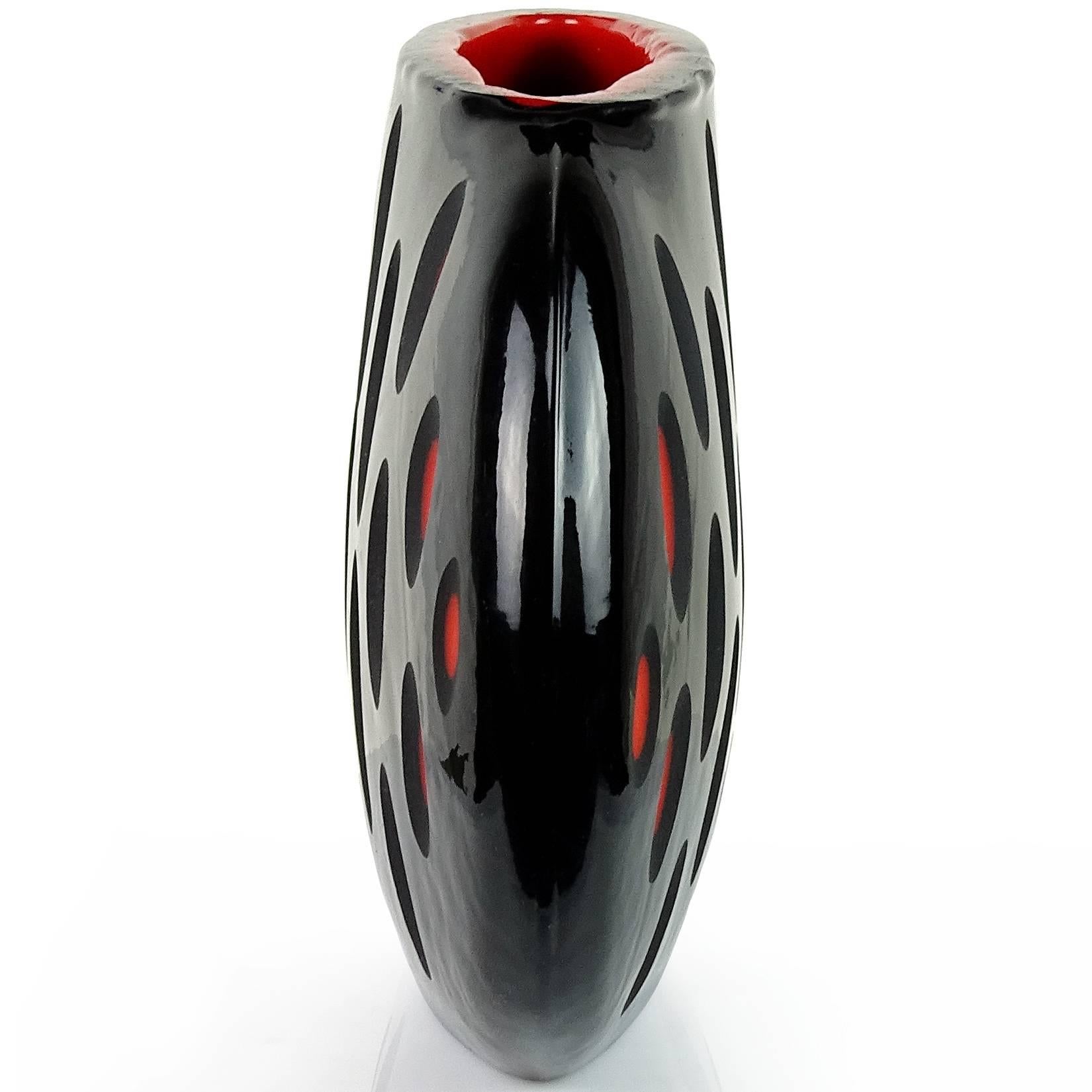 Murano Modern Carved Black over Red Italian Art Glass Sculptural Flower Vase In Good Condition In Kissimmee, FL