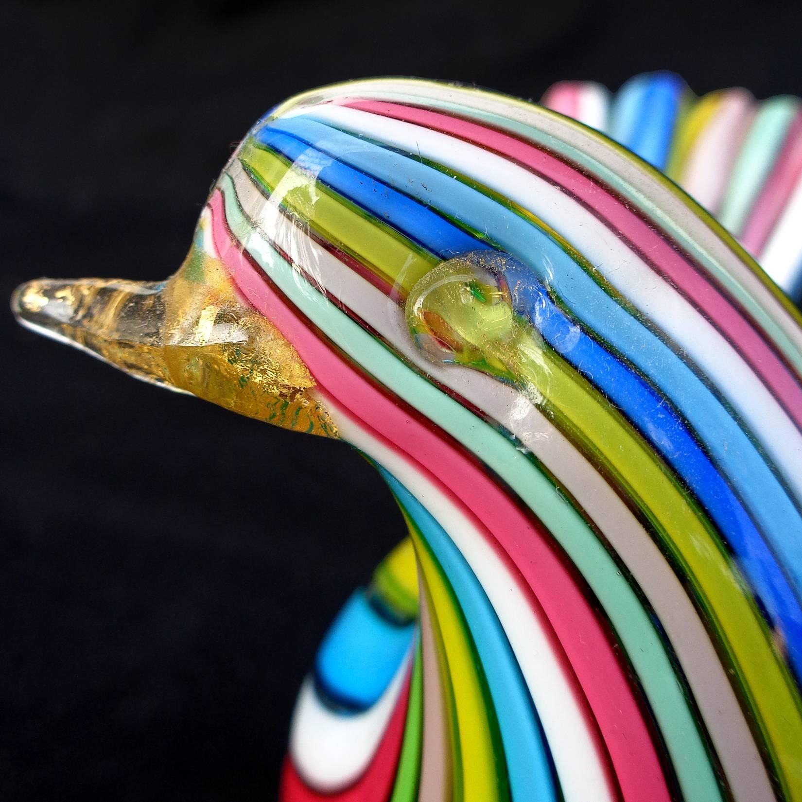 Fratelli Toso Murano Rainbow Filigrana Ribbons Italian Art Glass Bird Figurines In Good Condition In Kissimmee, FL