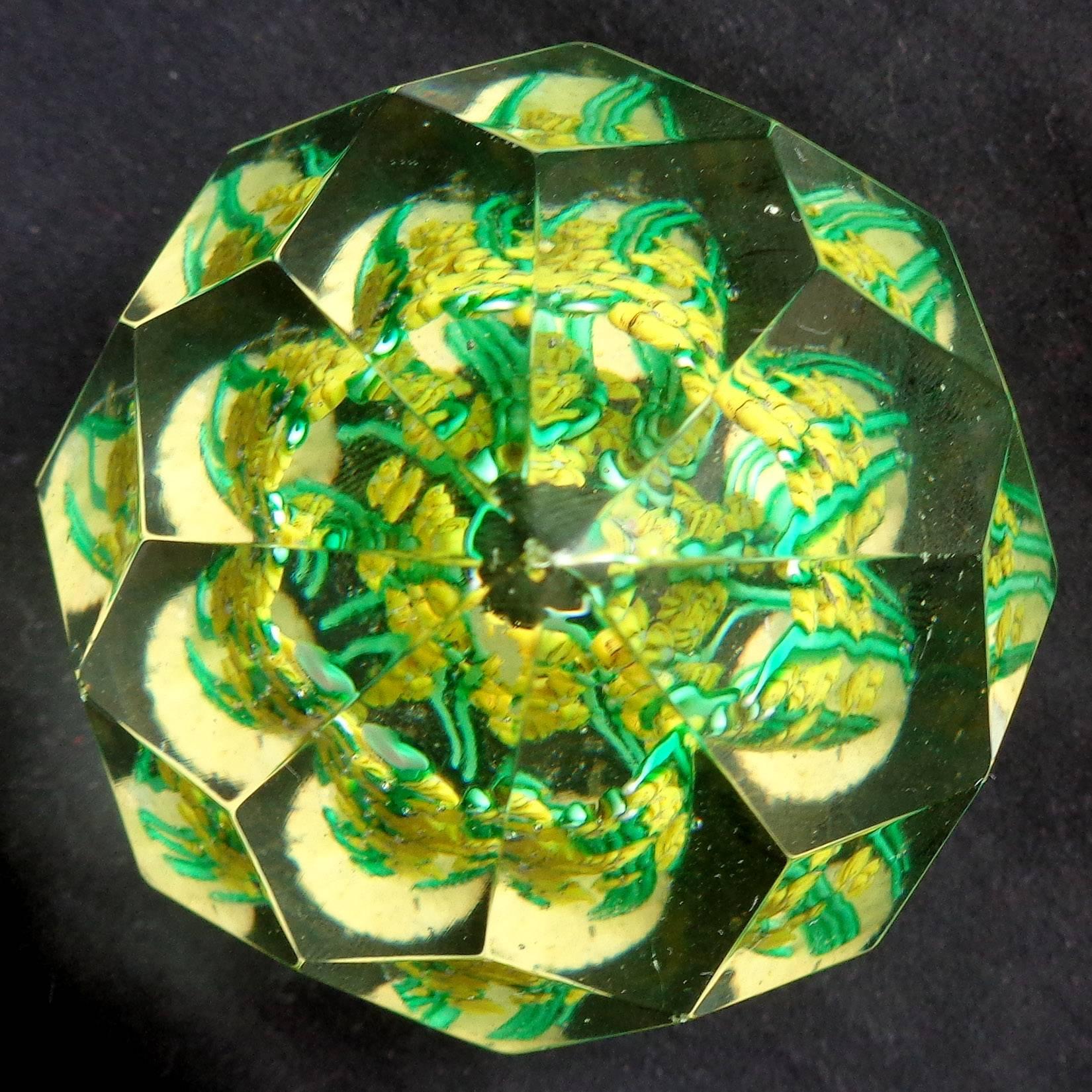 Hand-Crafted Toso Murano Millefiori Wild Flower Italian Art Glass Diamond Facet Paperweights