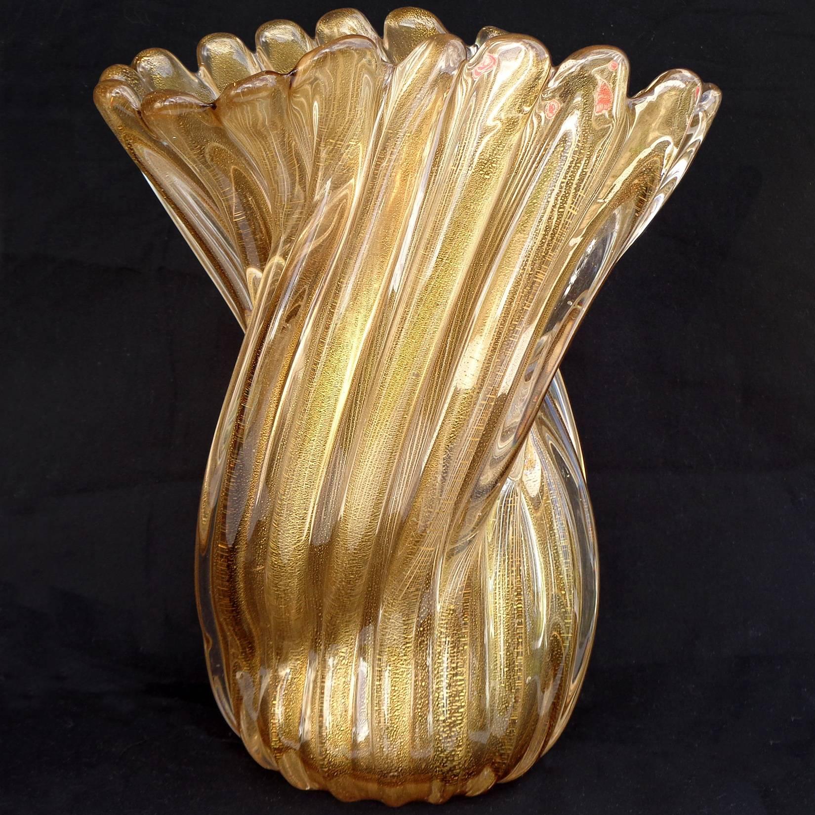 Hand-Crafted Archimede Seguso Murano Golden Amber Gold Flecks Italian Art Glass Flower Vase