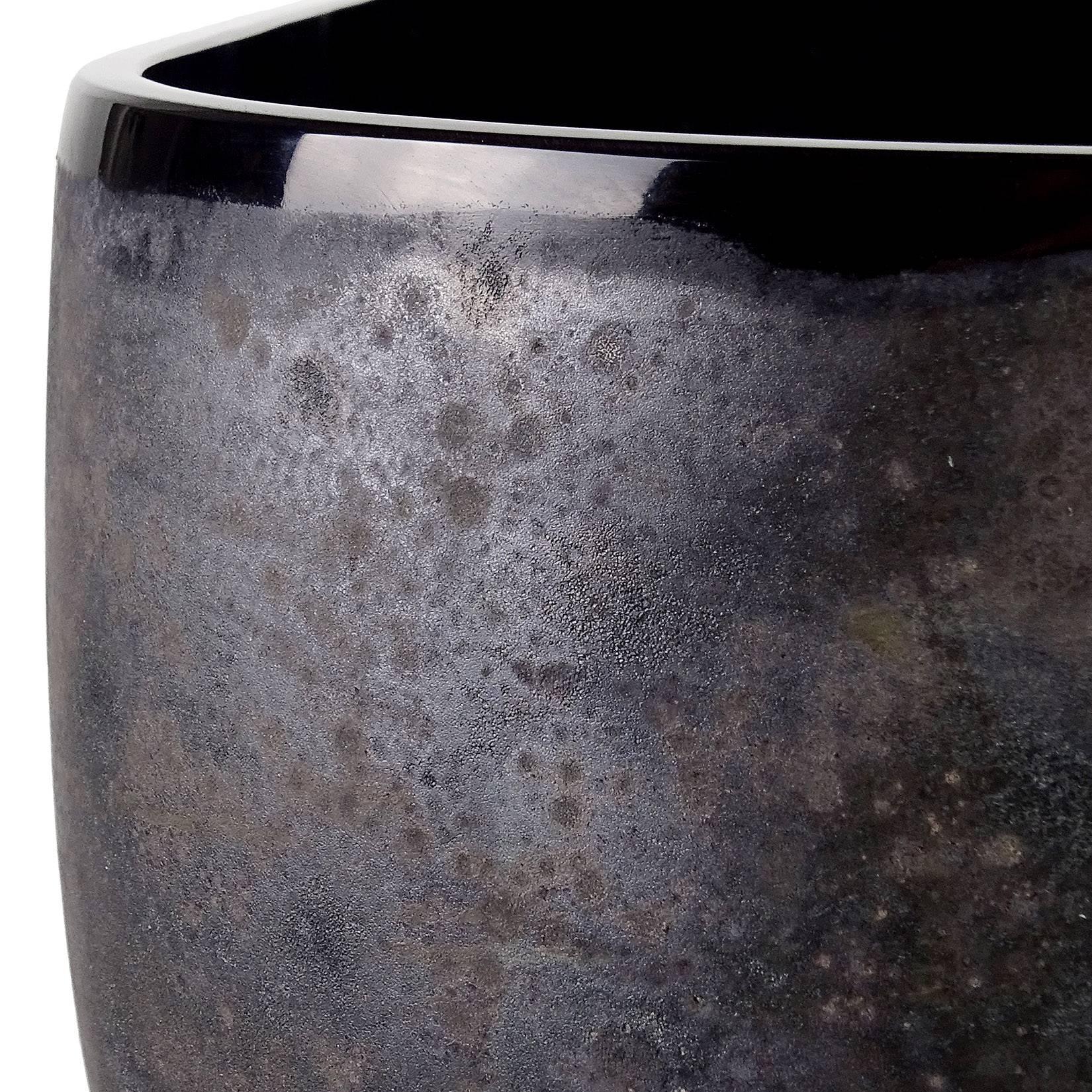 Mid-Century Modern Alfredo Barbini Murano Black Scavo Texture Italian Art Glass Centrepiece Bowl