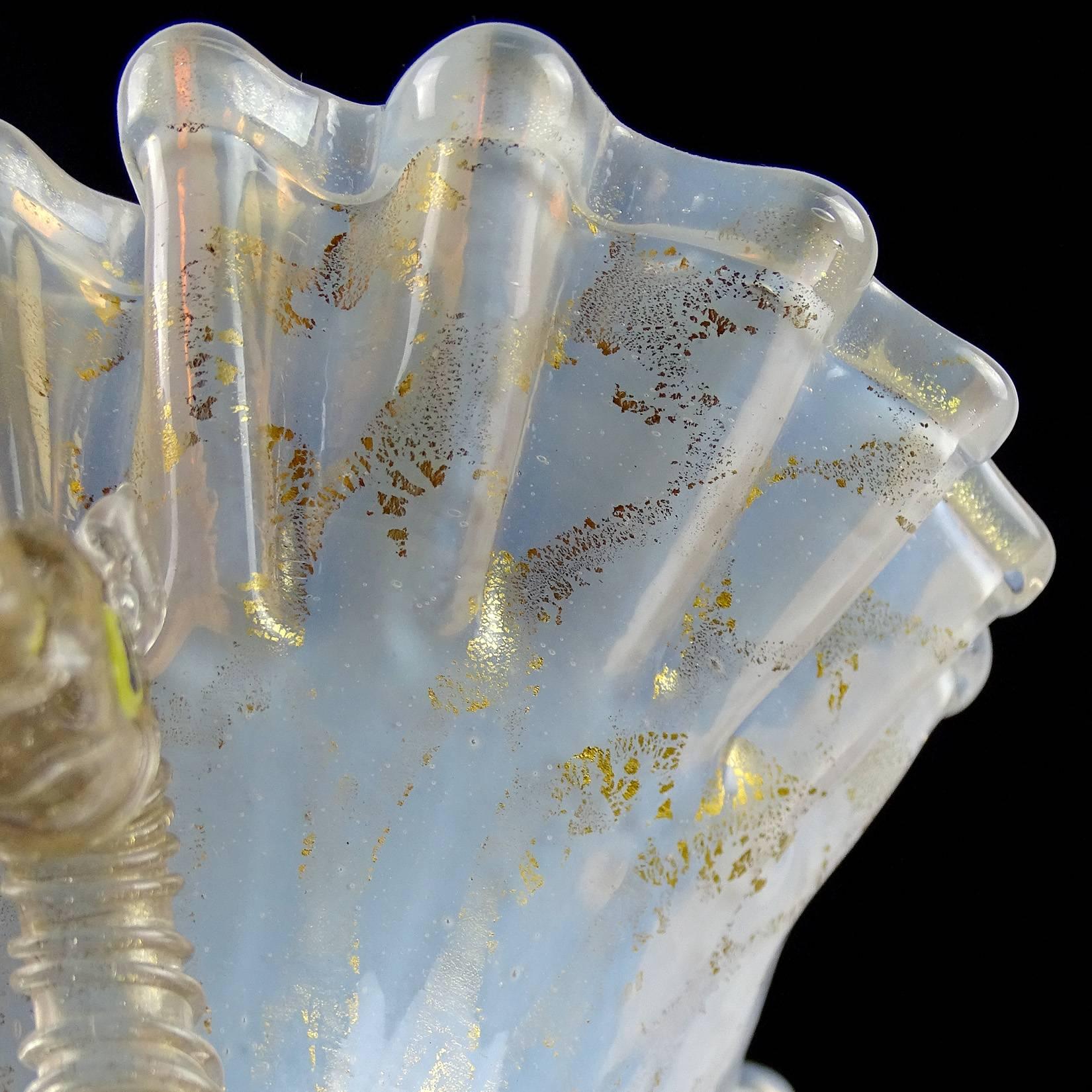 Salviati Venetian Antique Opal Gold Leaf Italian Art Glass Pegasus Seahorse Vase (Italienisch)