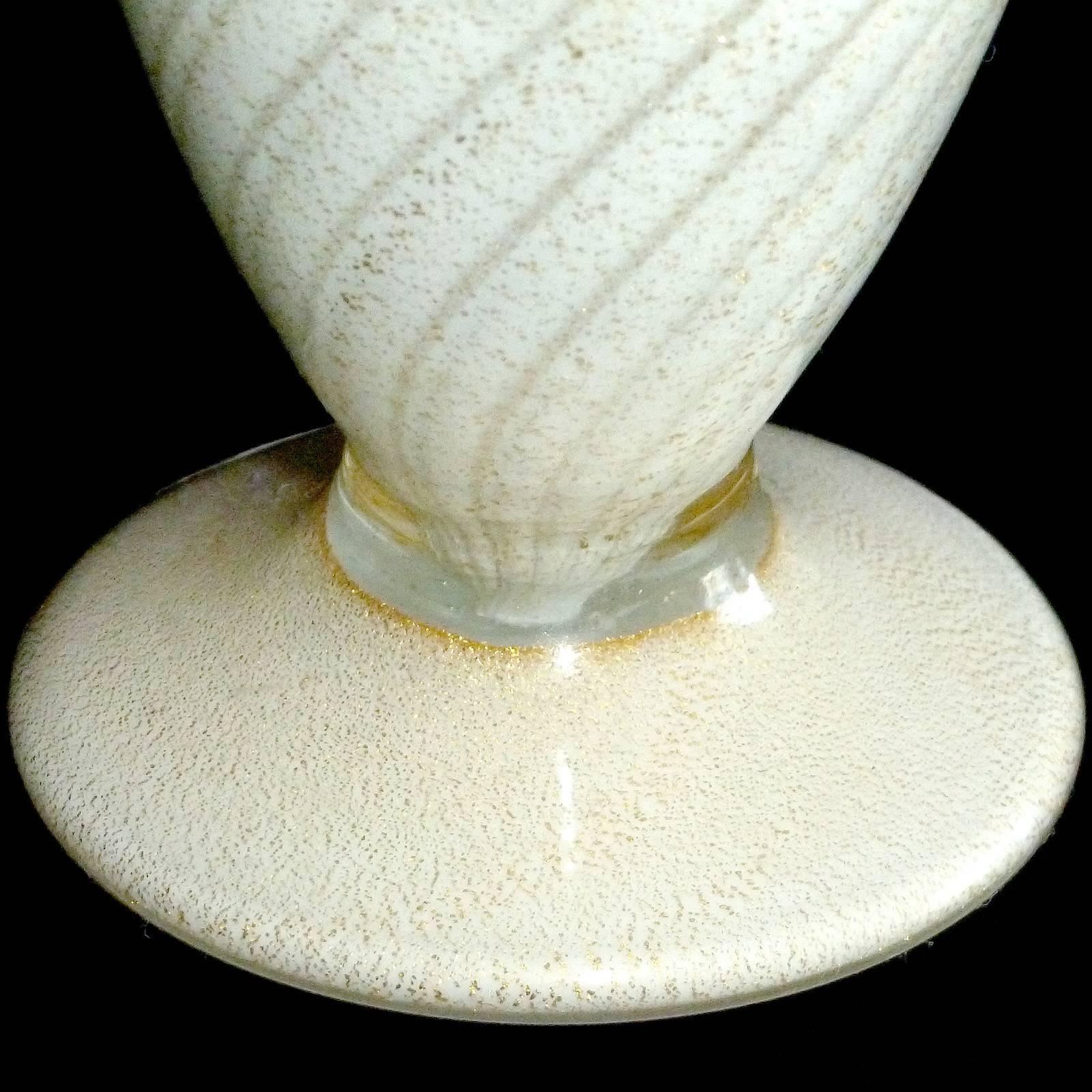 Alfredo Barbini Murano Gold and Aventurine Flecks Swirl Italian Art Glass Vases In Good Condition In Kissimmee, FL