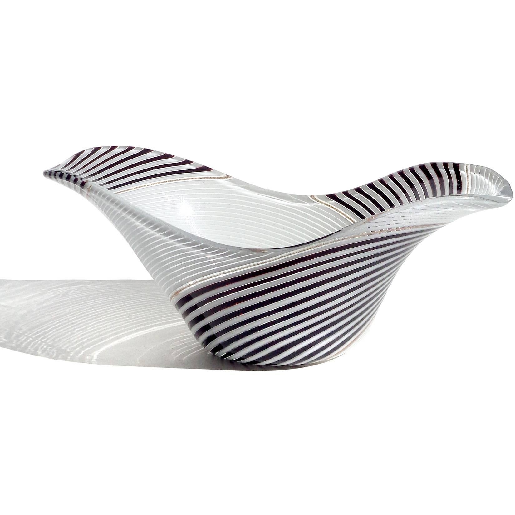 Hand-Crafted Dino Martens Aureliano Toso Murano Black White Ribbons Italian Art Glass Bowl