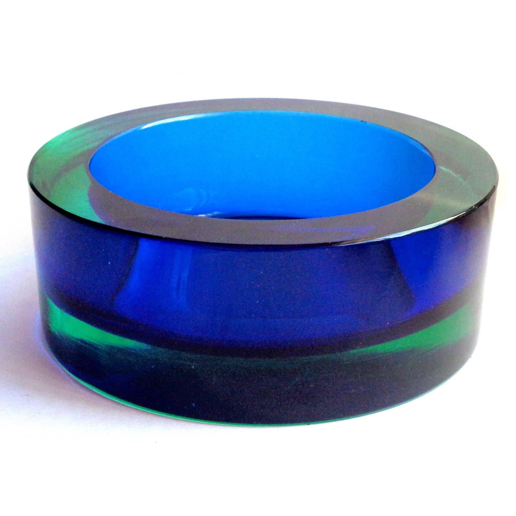 Minimalist Seguso Vetri D'Arte Murano Sommerso Aqua Cobalt Blue Italian Art Glass Bowl