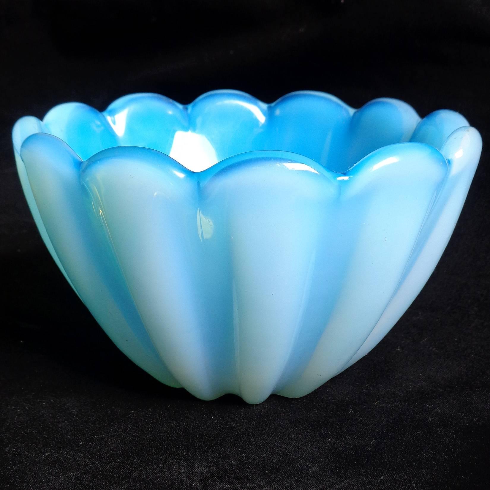 Mid-Century Modern Fratelli Toso Murano Blue Opalescent Italian Art Glass Candy Bowl Dish