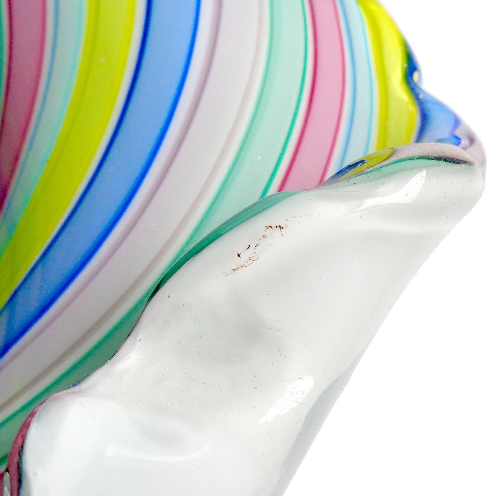 20th Century Fratelli Toso Murano Rainbow Ribbons Italian Art Glass Centerpiece Bowl