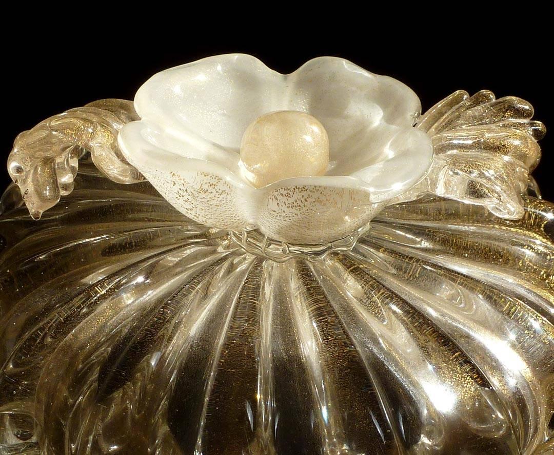 Hand-Crafted Seguso Murano Gold Flecks Applied Flower Italian Art Glass Vanity Powder Box