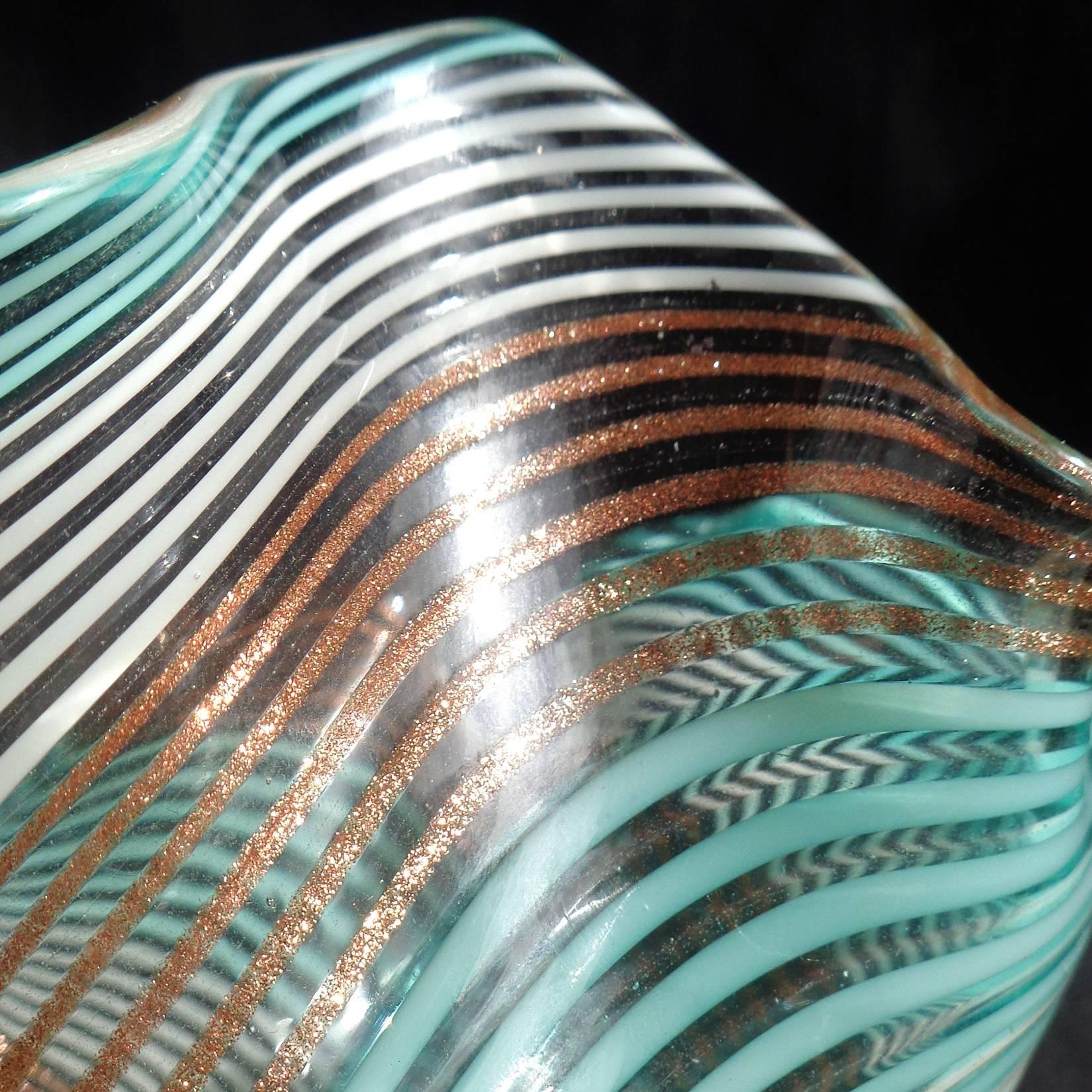 Dino Martens Aureliano Toso Murano Italian Art Glass Small Fazoletto Vases In Excellent Condition In Kissimmee, FL