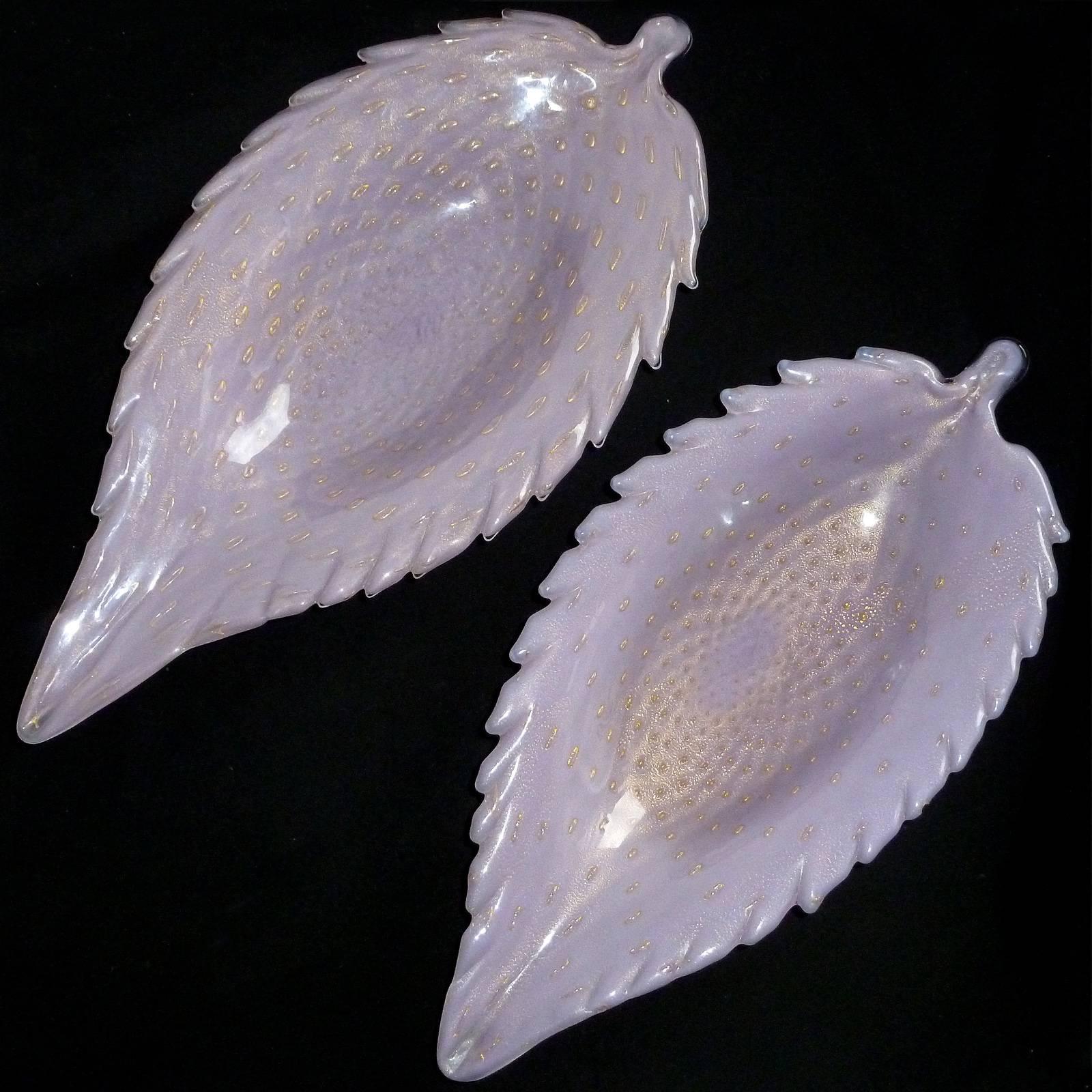 Hand-Crafted Alfredo Barbini Murano Leaf Feather with Gold Flecks Italian Art Glass Bowls